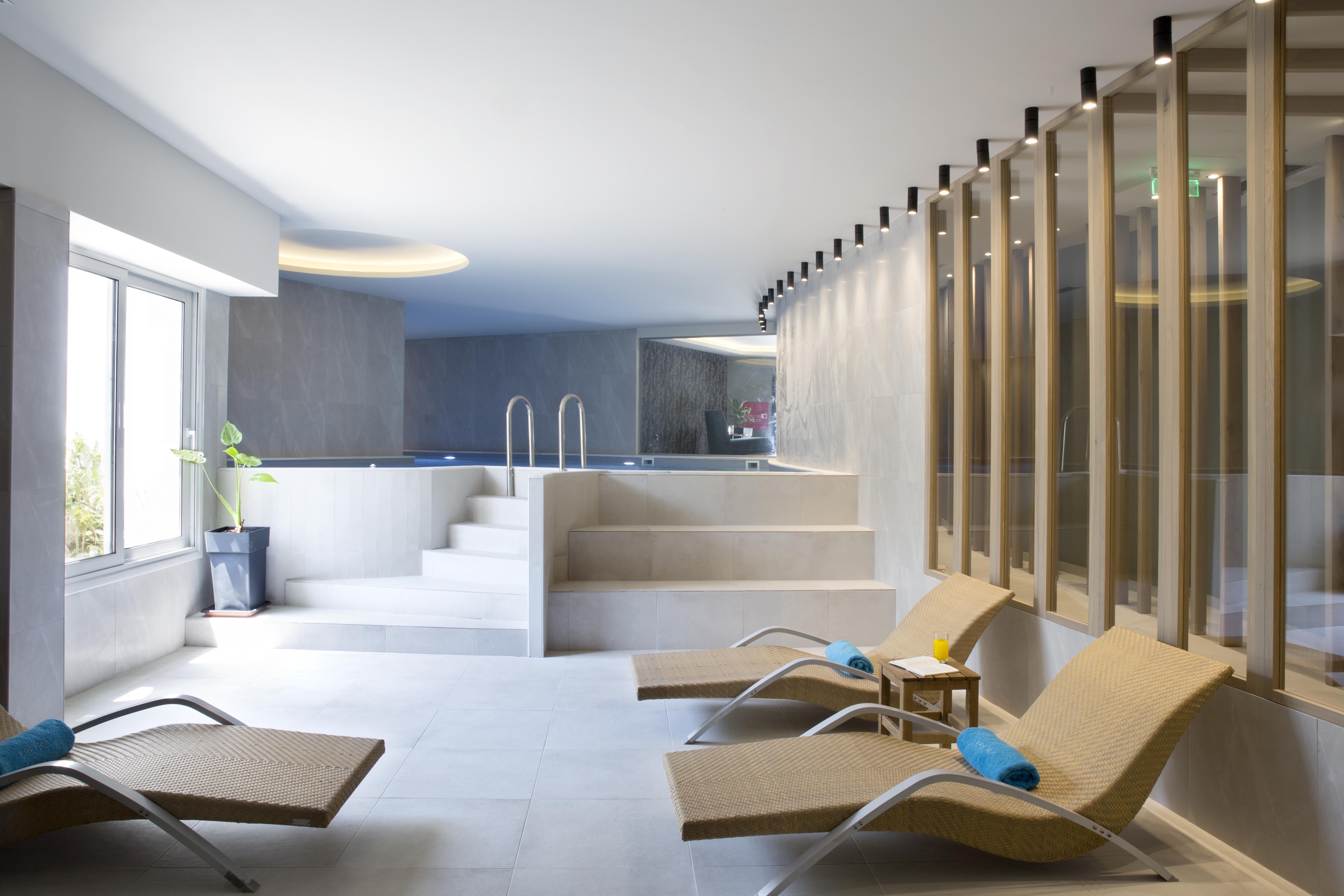 & Hotel