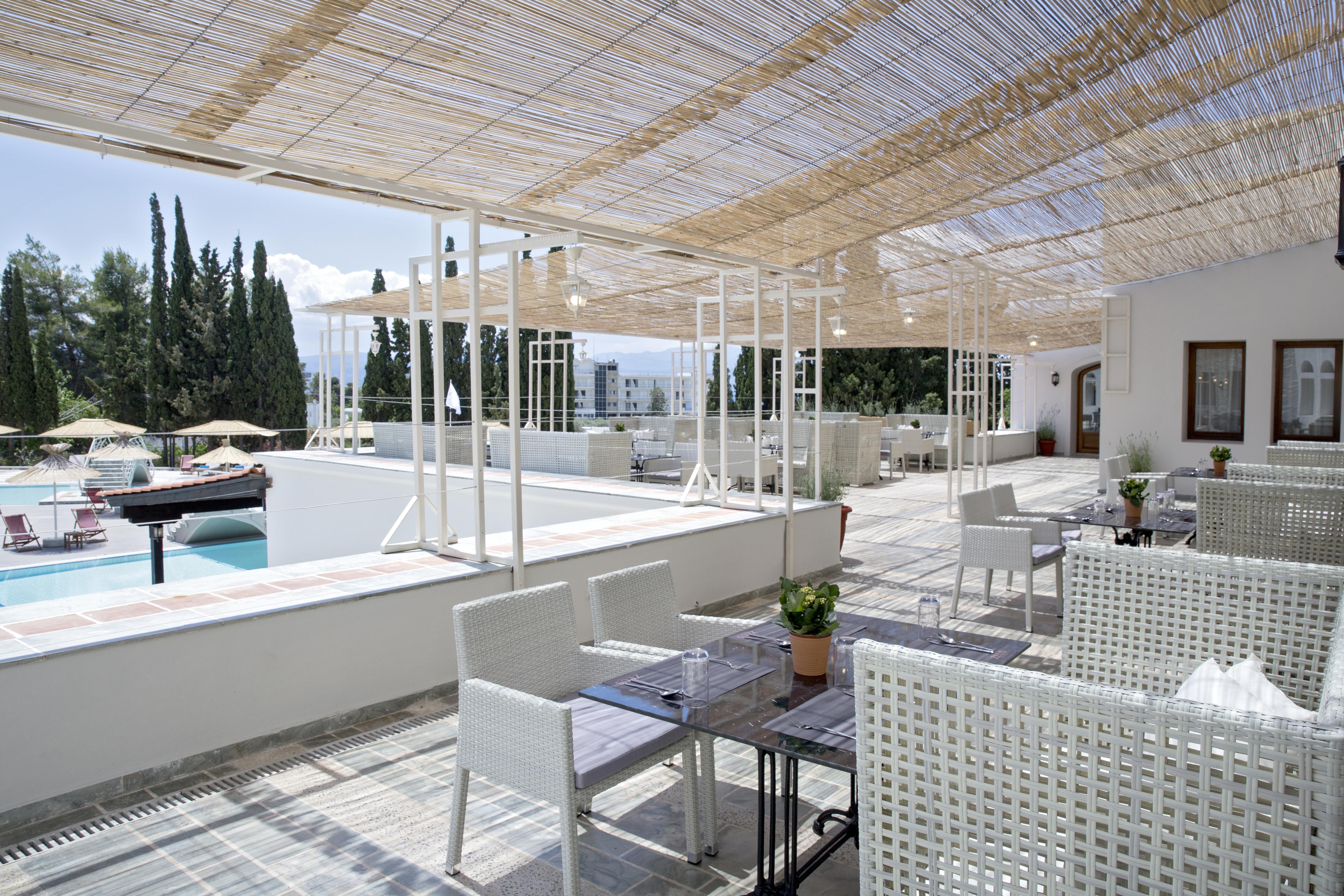 Hotel & 4*