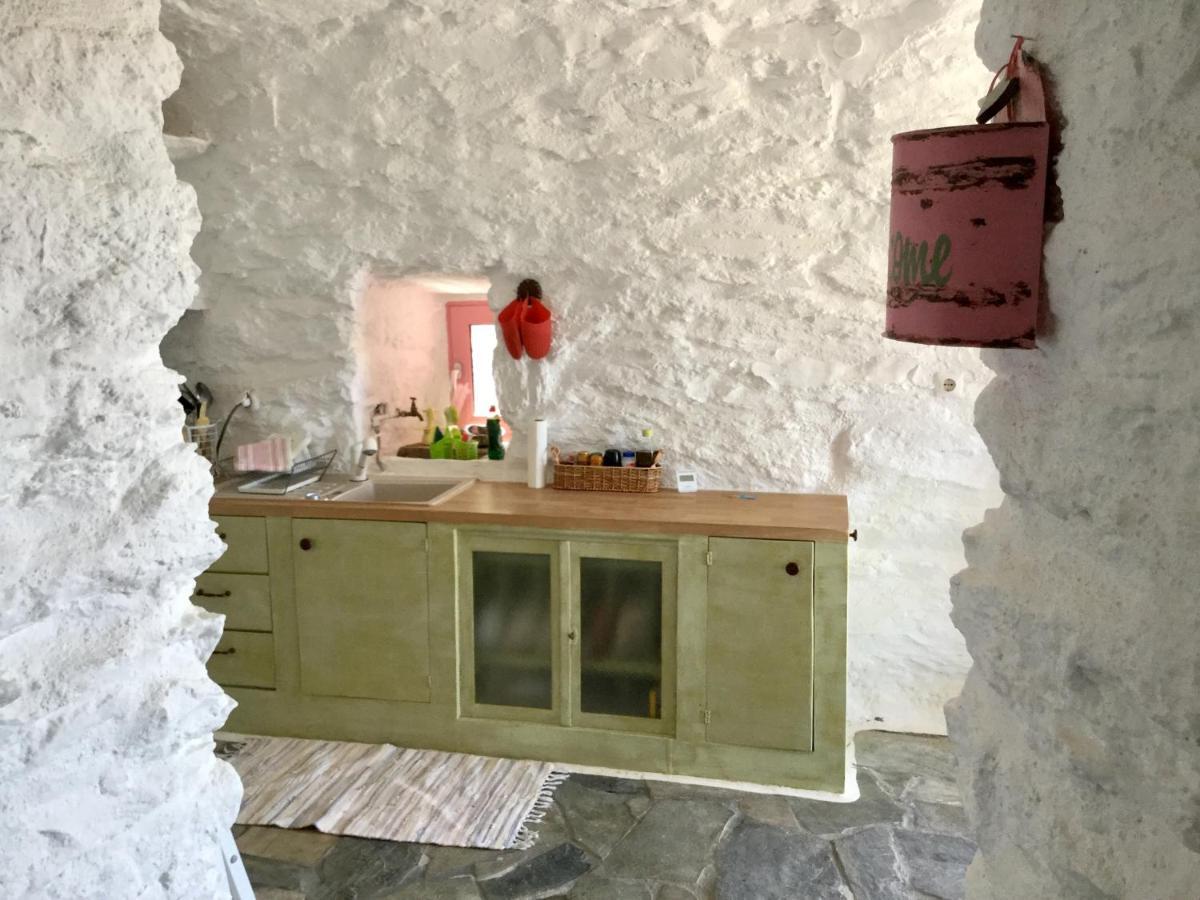 Owl's Nest/the Pink Holiday home Otzias