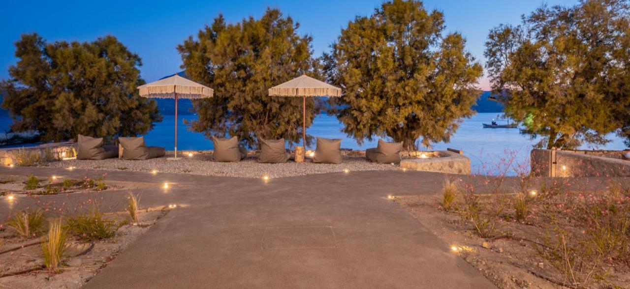 Klima Bay Beachfront Boutique Holiday home *