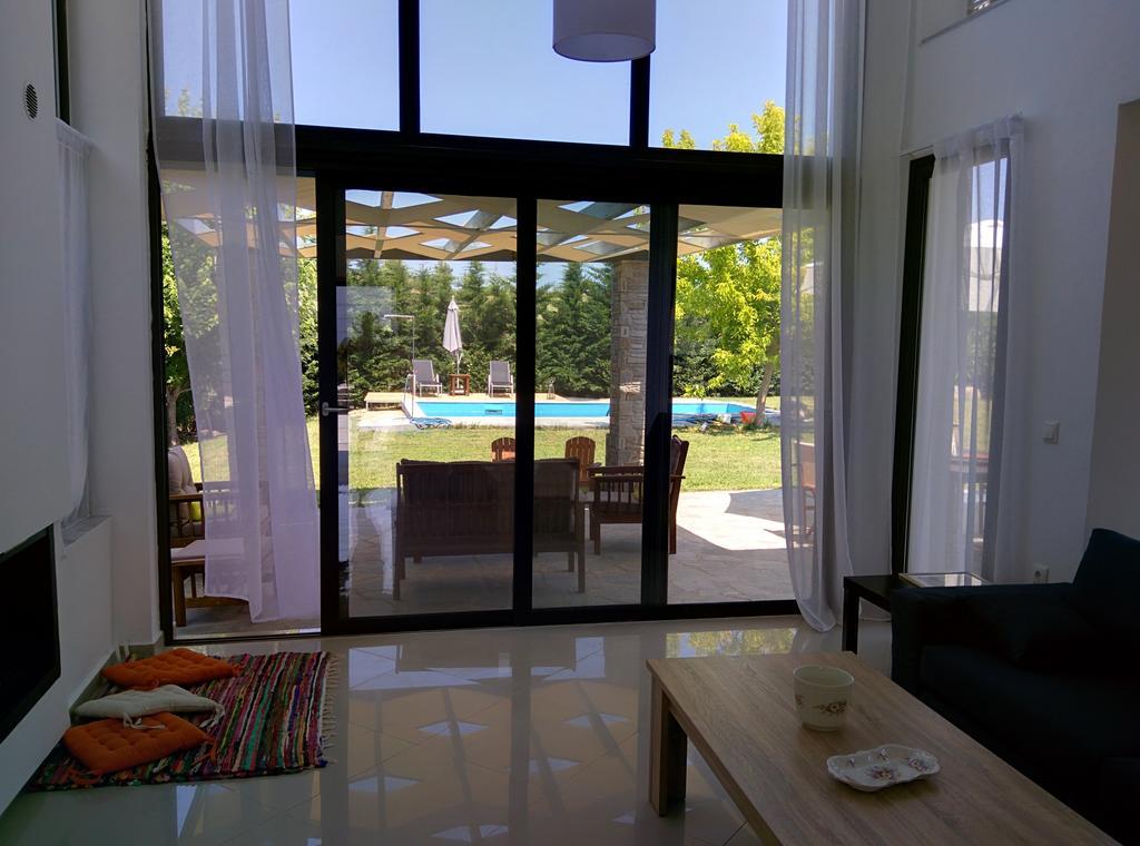 Sunny Sani Luxury Villas *