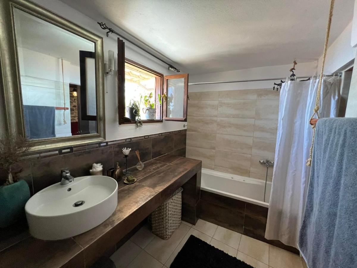πετροχτιστο αρχοντικό με υπεροχή θεα Holiday home *
