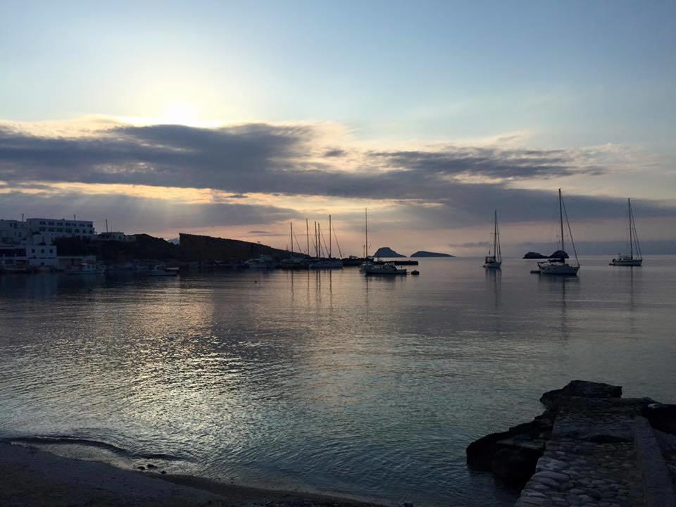 Aeolos Beach 3* Karavostasis (Folegandros)