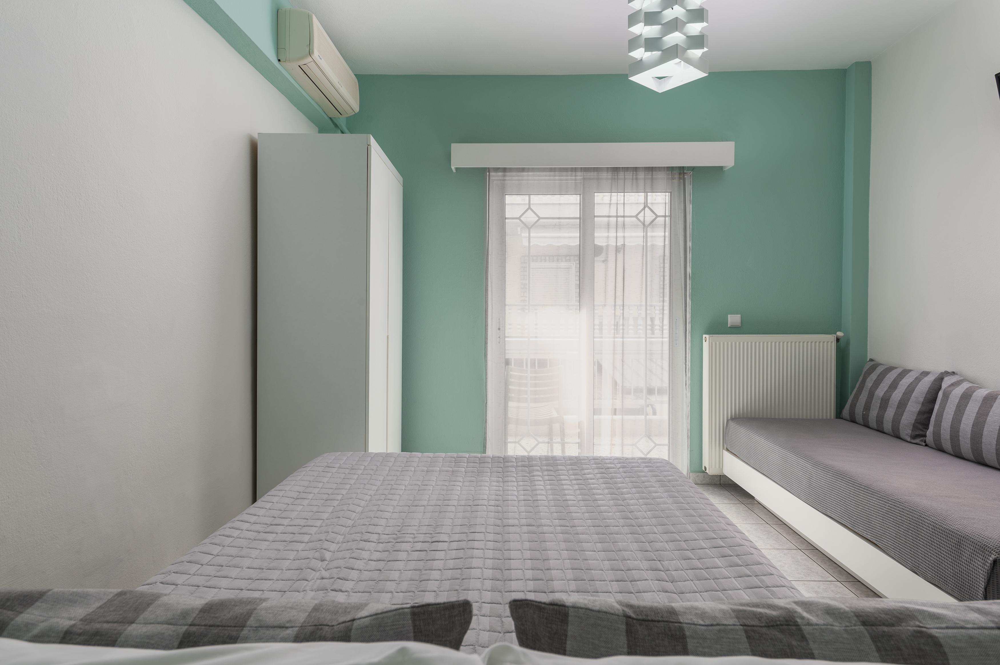 Ouzas Luxury Olympiaki Akti