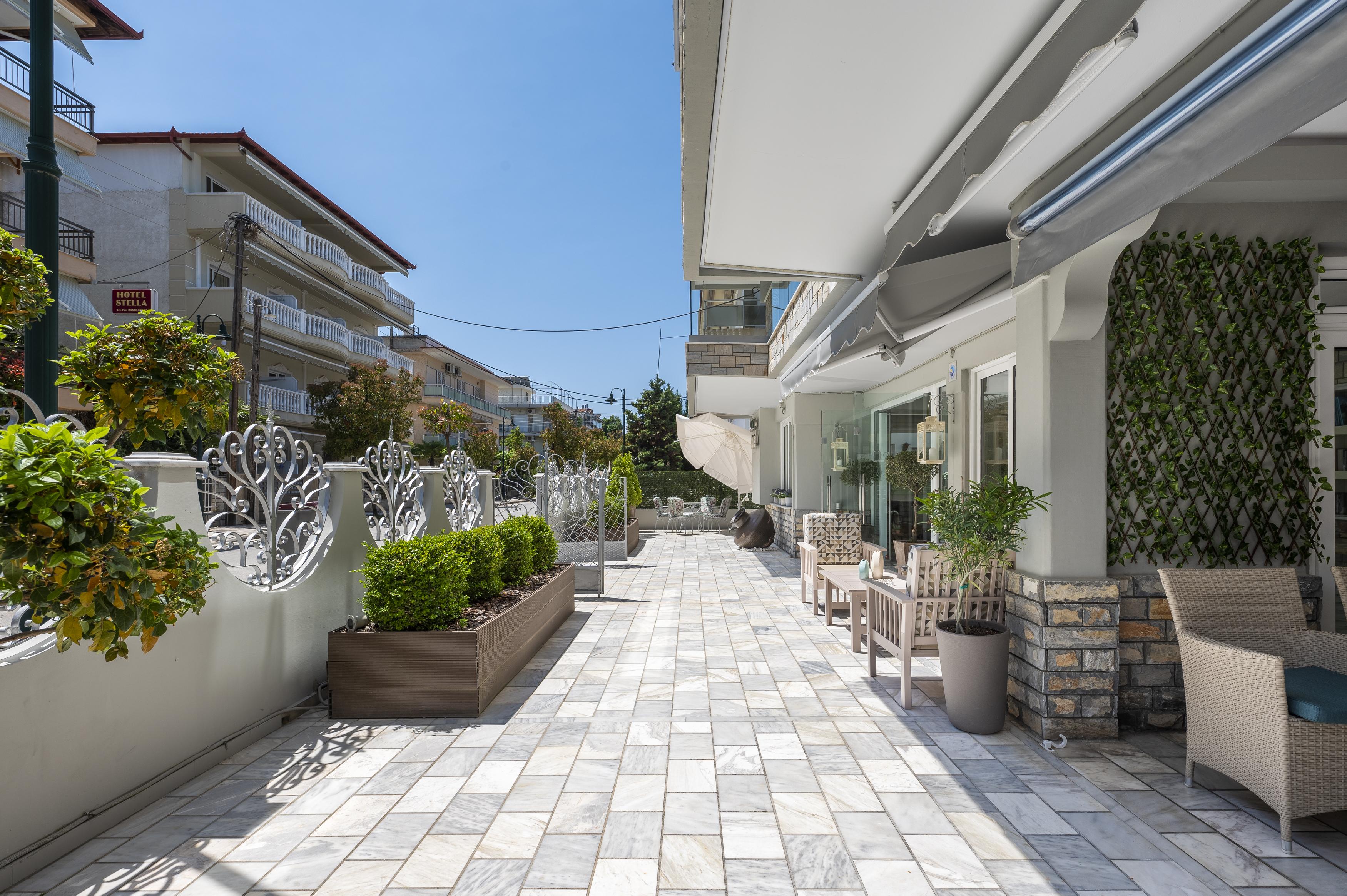 Ouzas Luxury