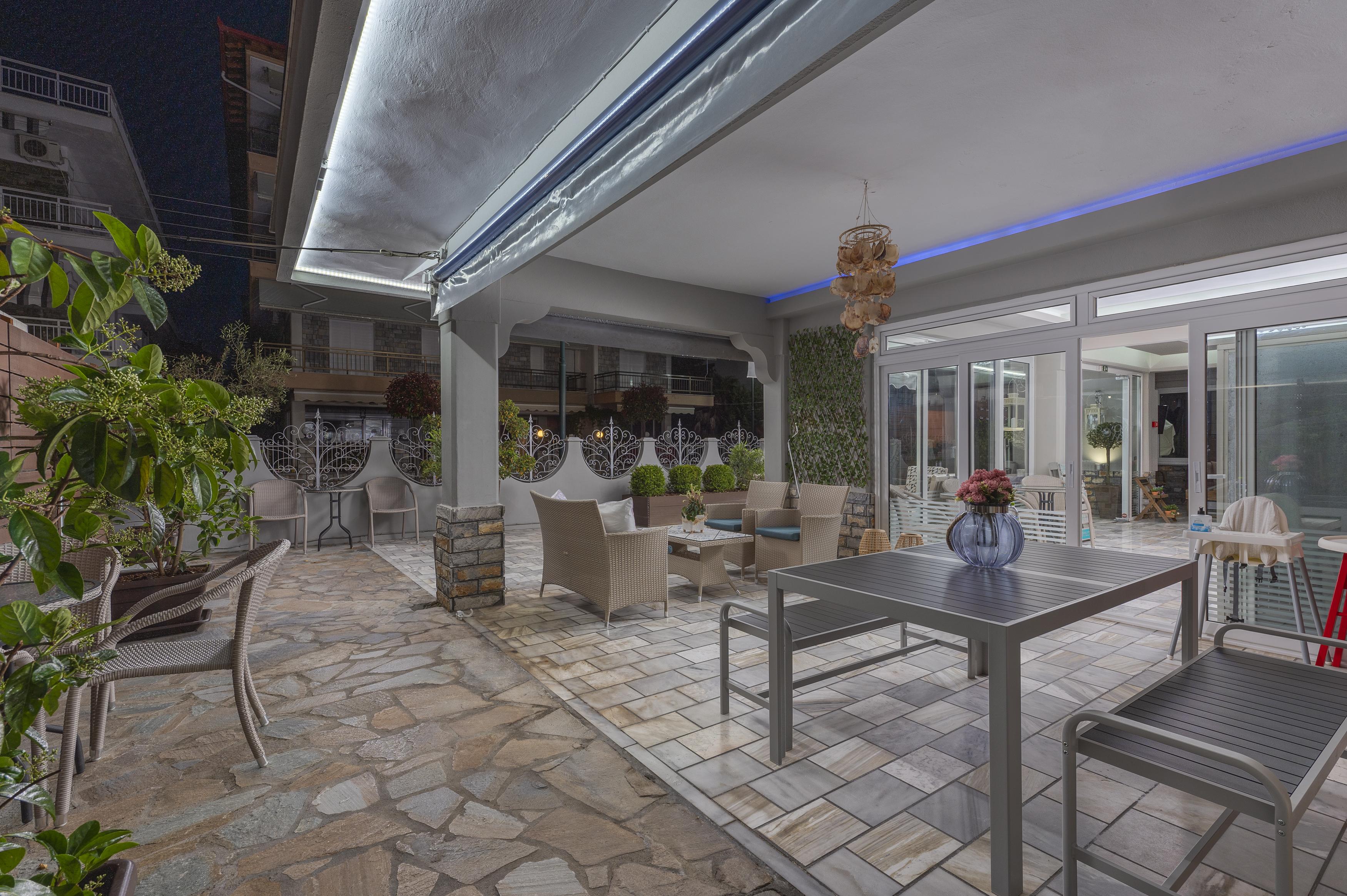 Ouzas Luxury