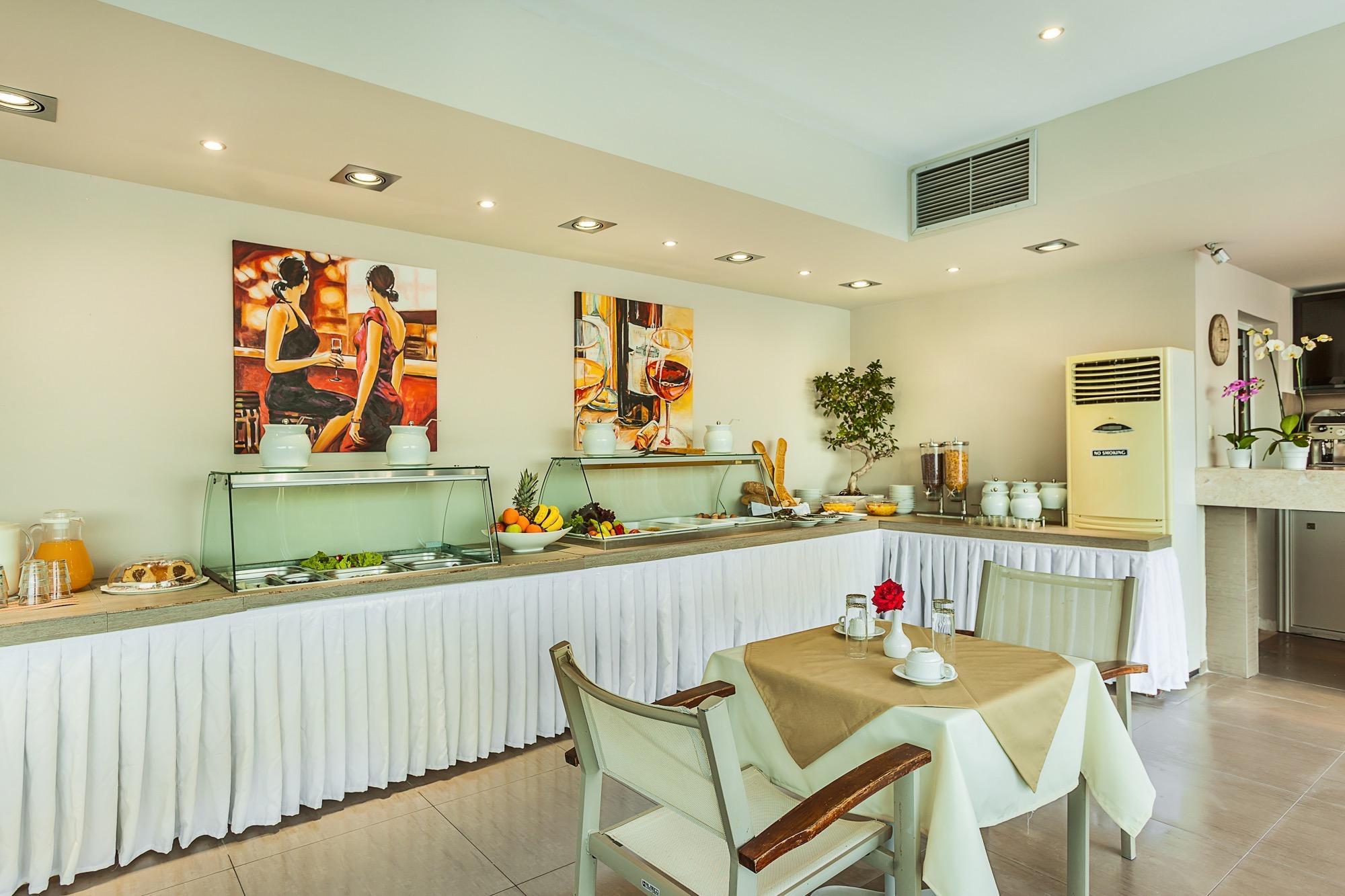 Anna Hotel Aparthotel 3*