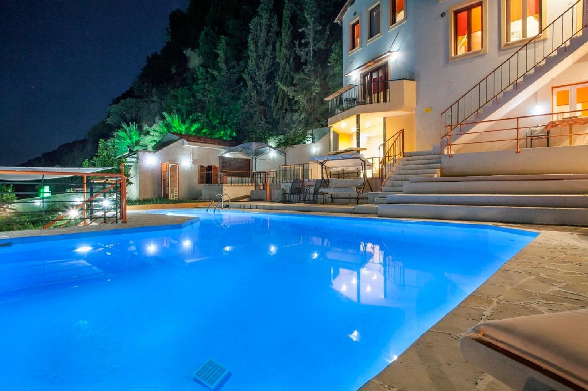 Aparthotel Estate Kares