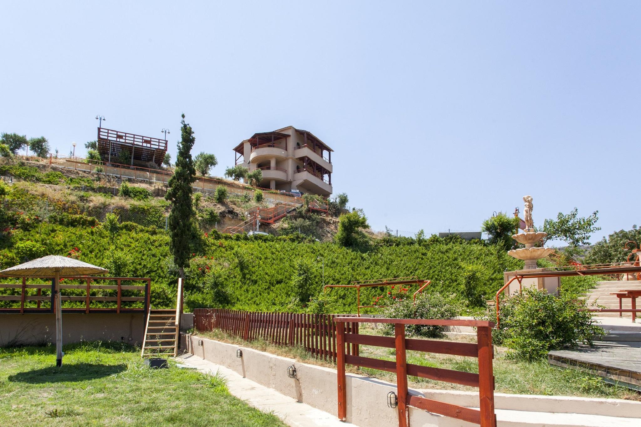 Estate Kares Aparthotel 4*