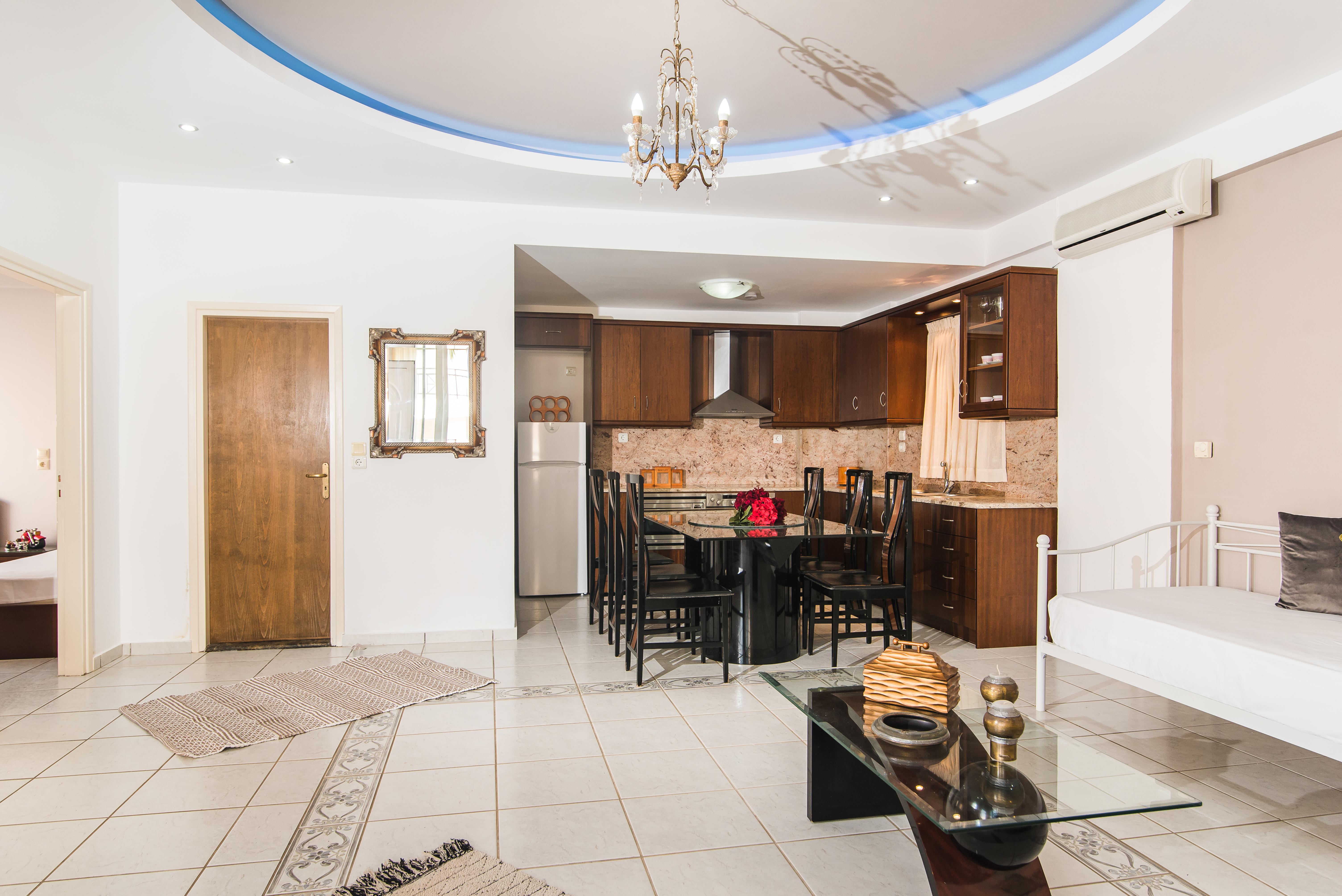 Yiannis Manos Aparthotel 3*