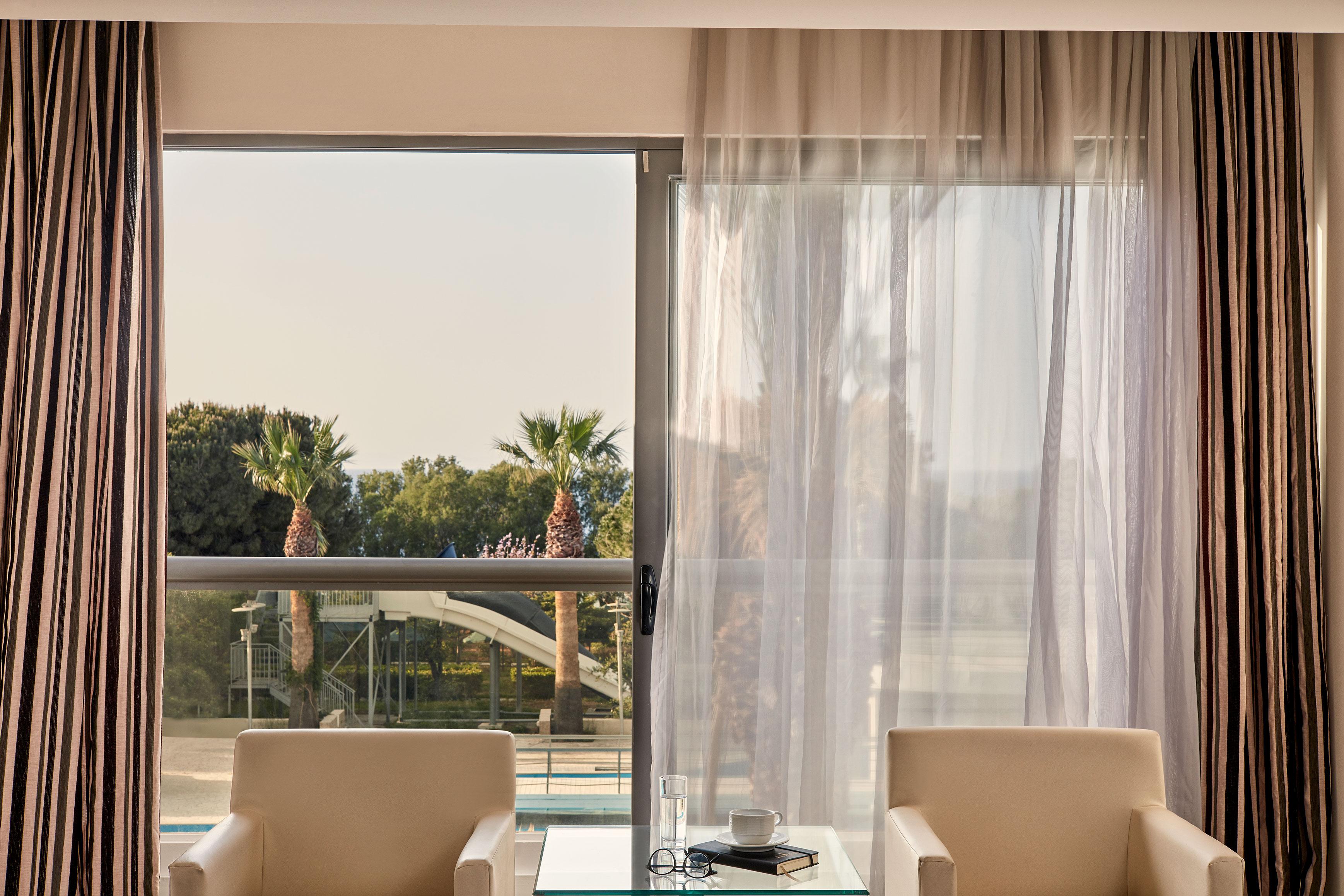 Resort Senses Ocean Blue Sea Side