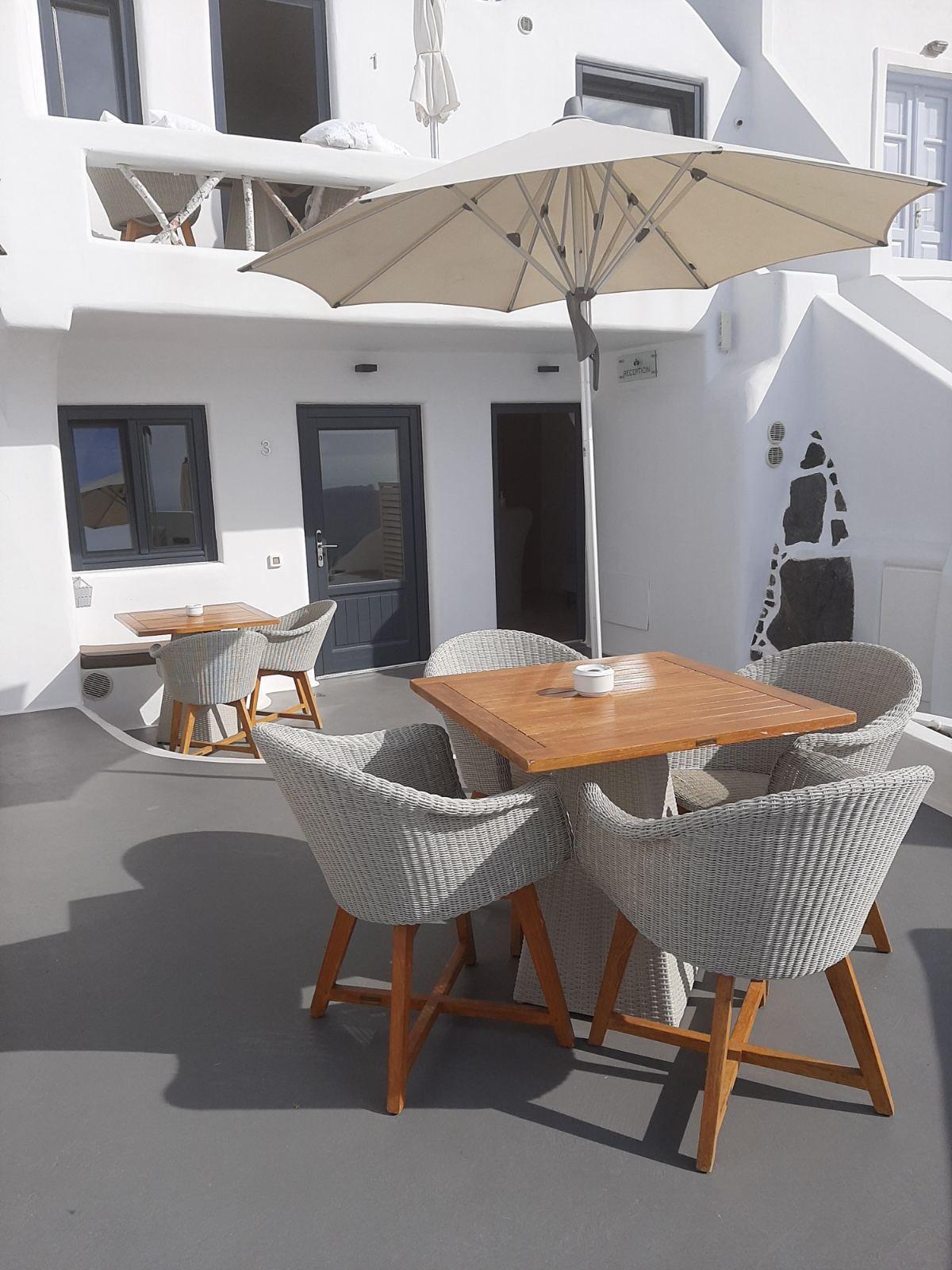 Chic Santorini Hotel 3*