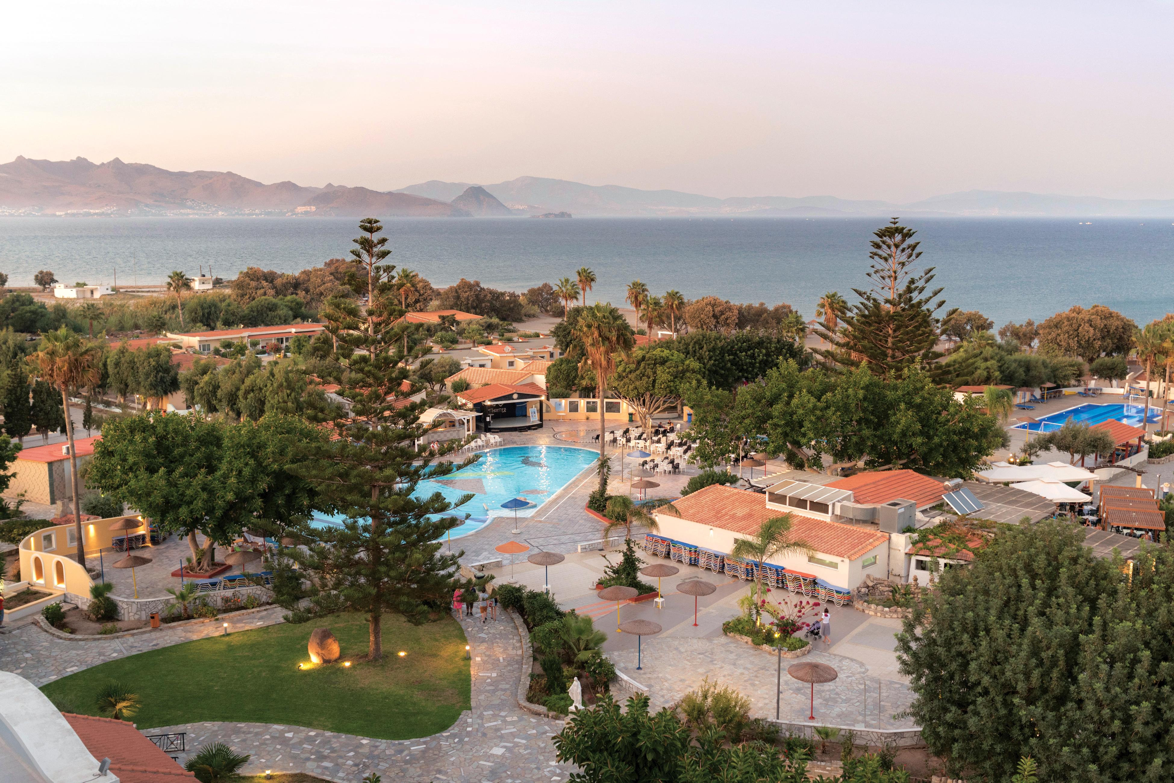 Grand Blue Hotel