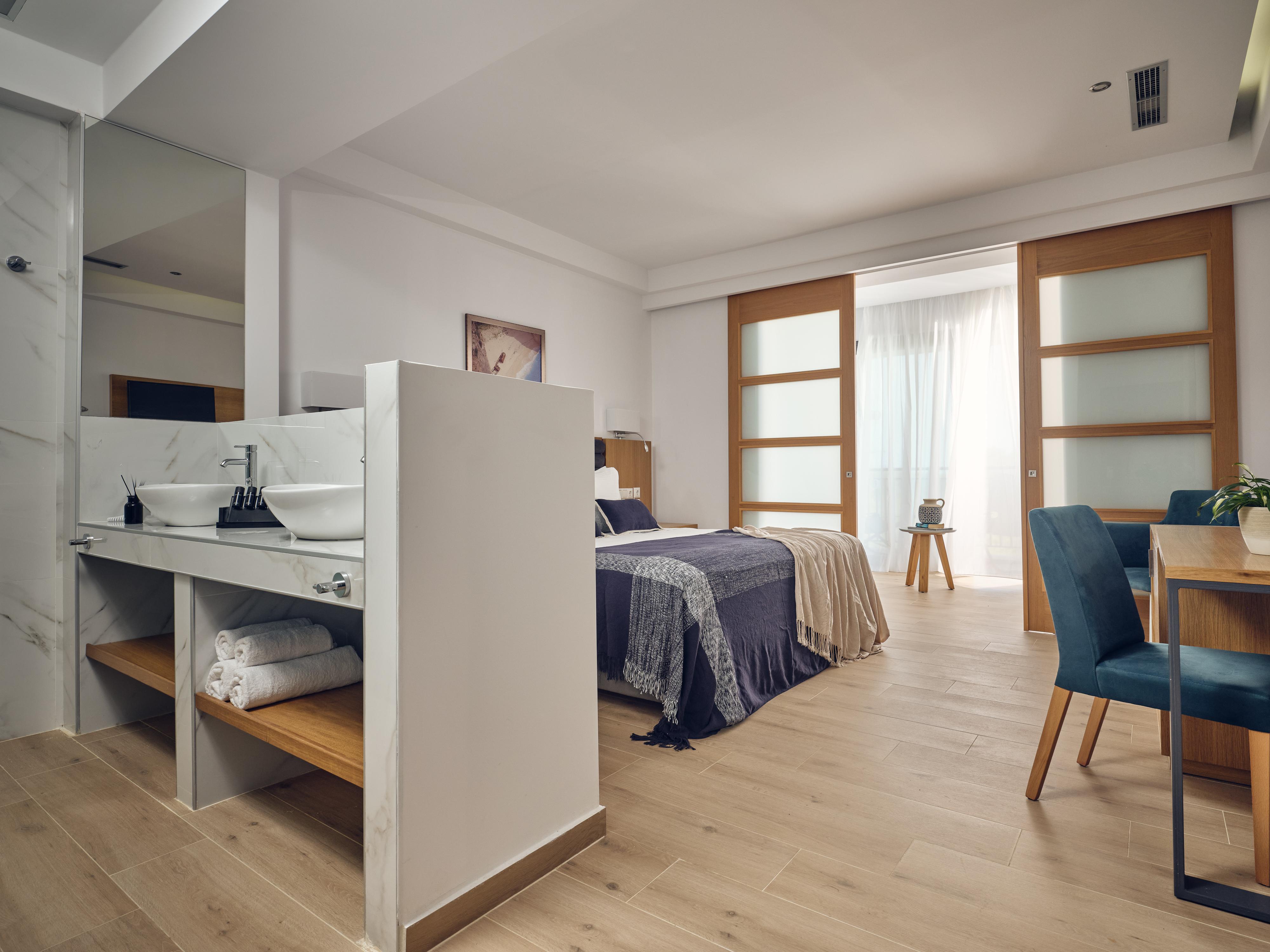 Cavo Orient & Hotel 4*