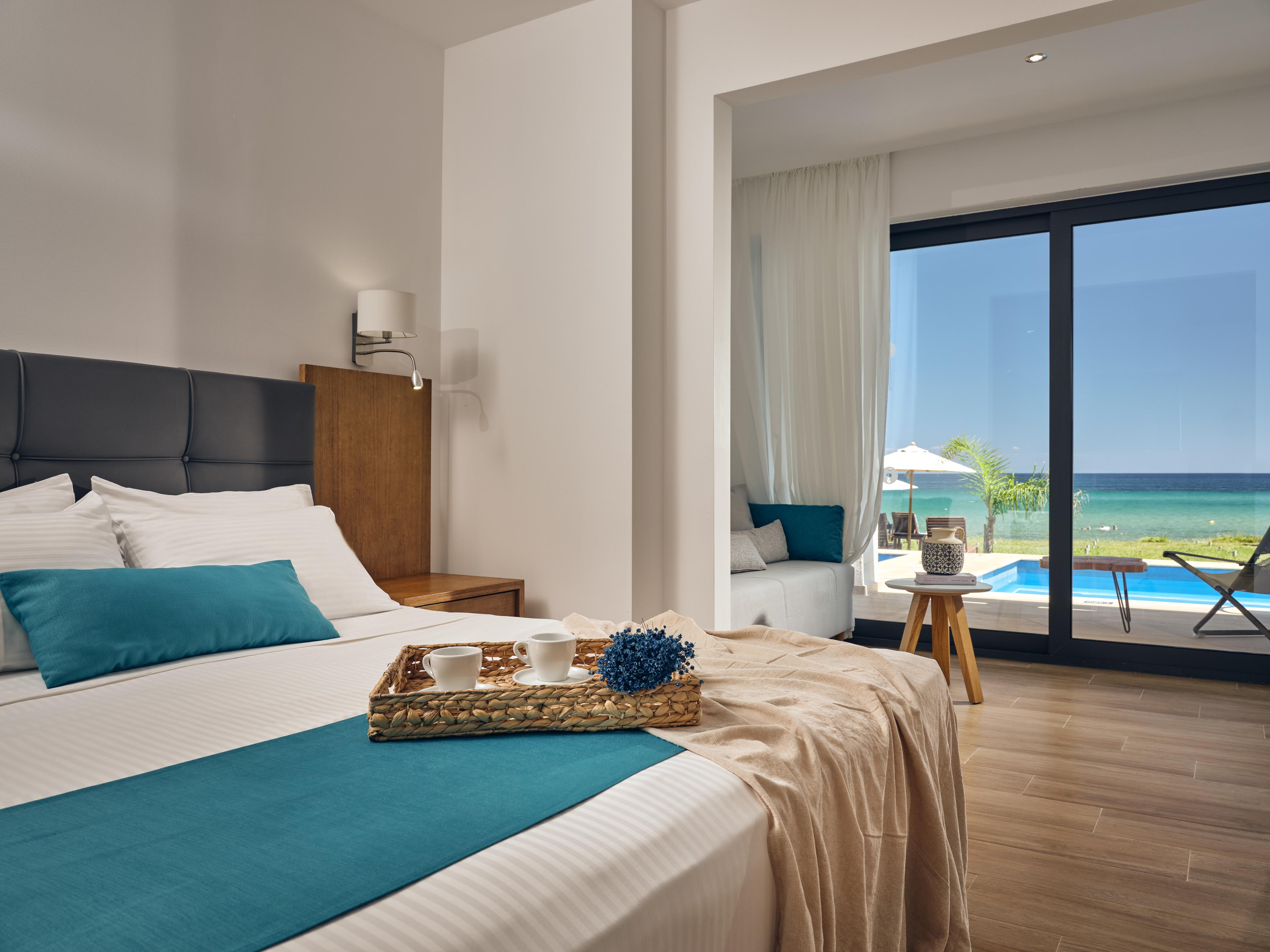 Cavo Orient & 4*