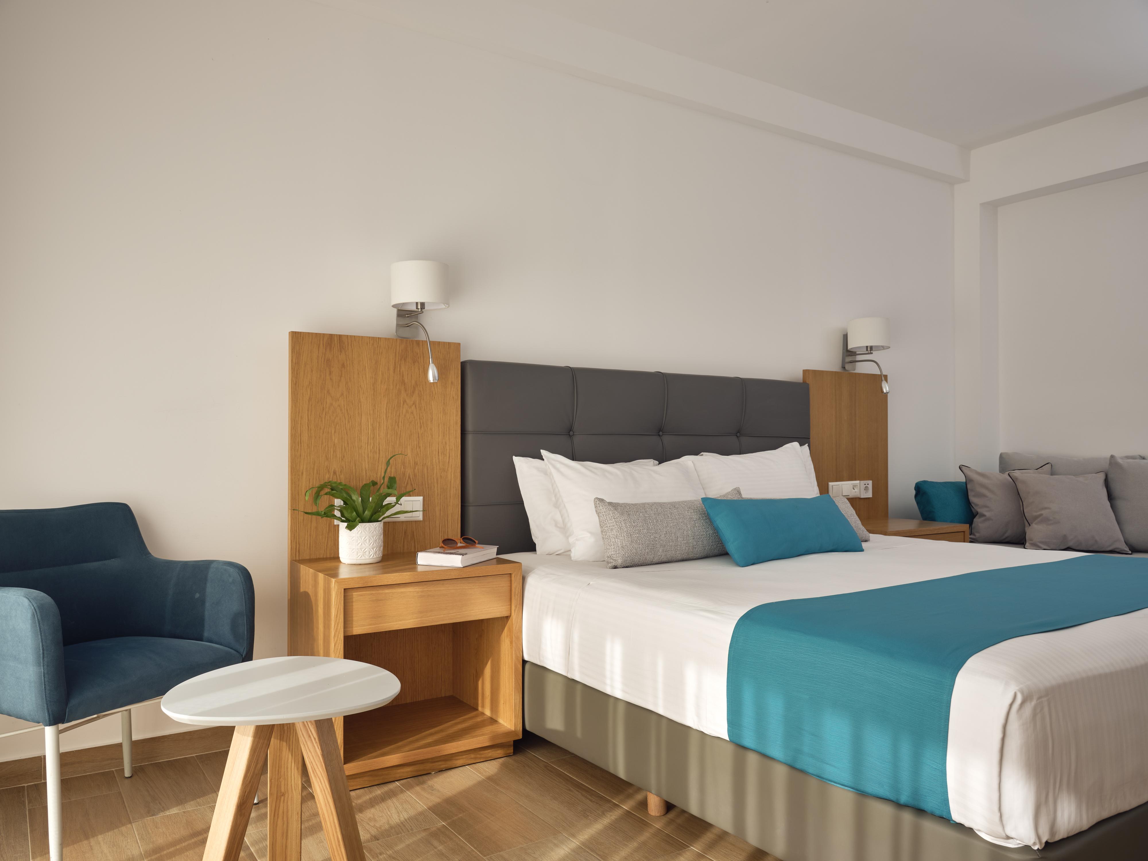 Cavo Orient & 4*