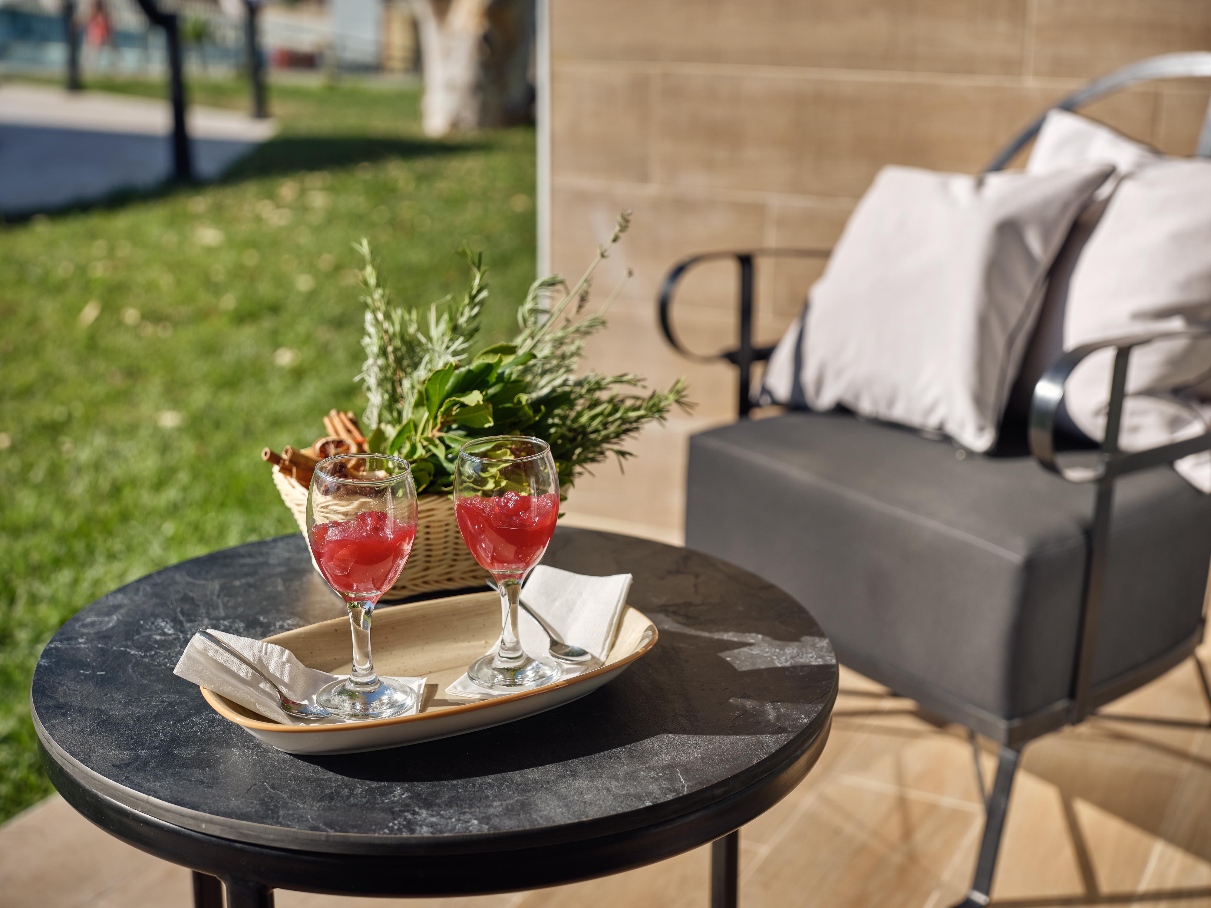 Hotel Cavo Orient & 4*