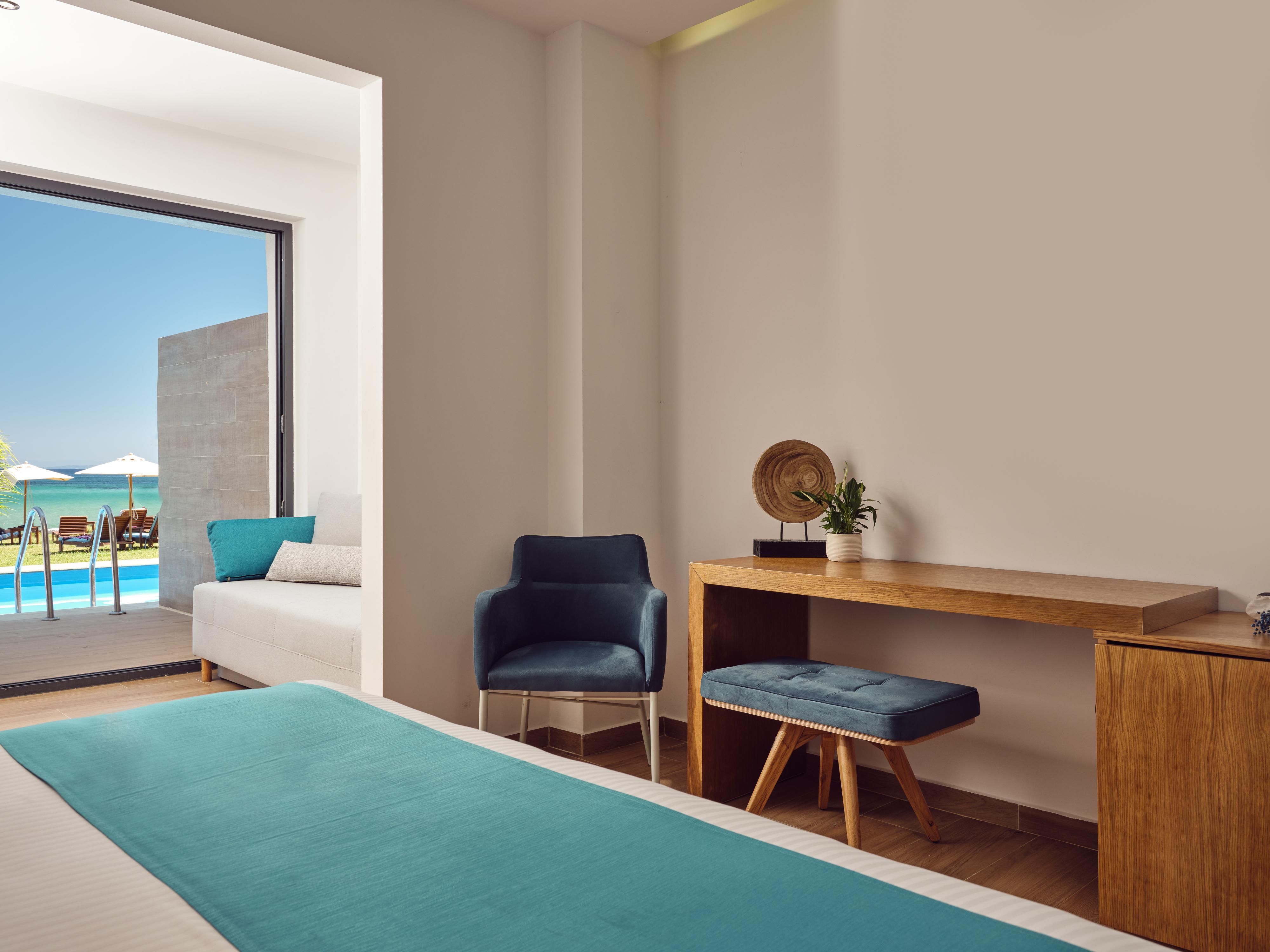 Cavo Orient & 4*