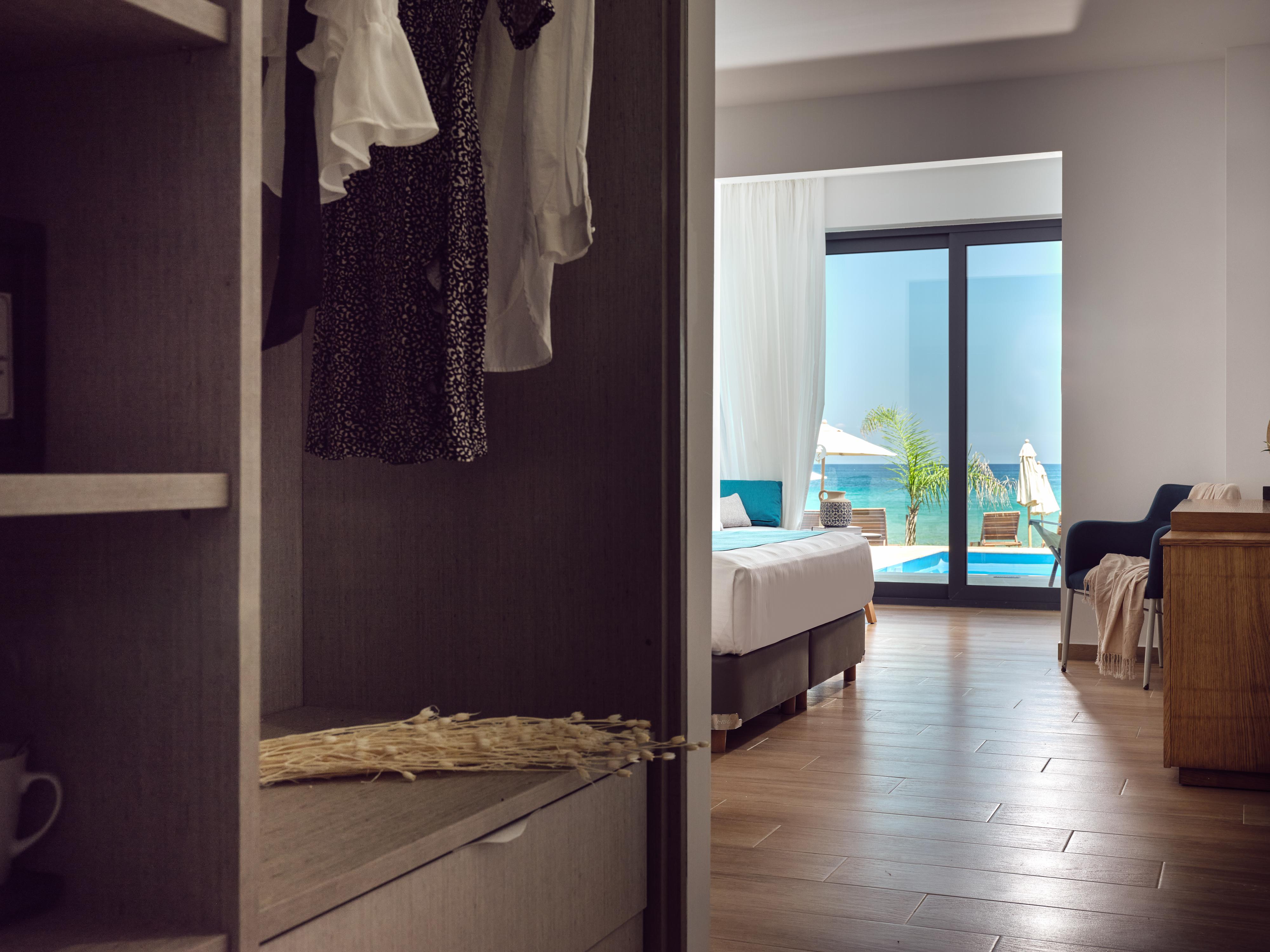 Hotel Cavo Orient & 4*