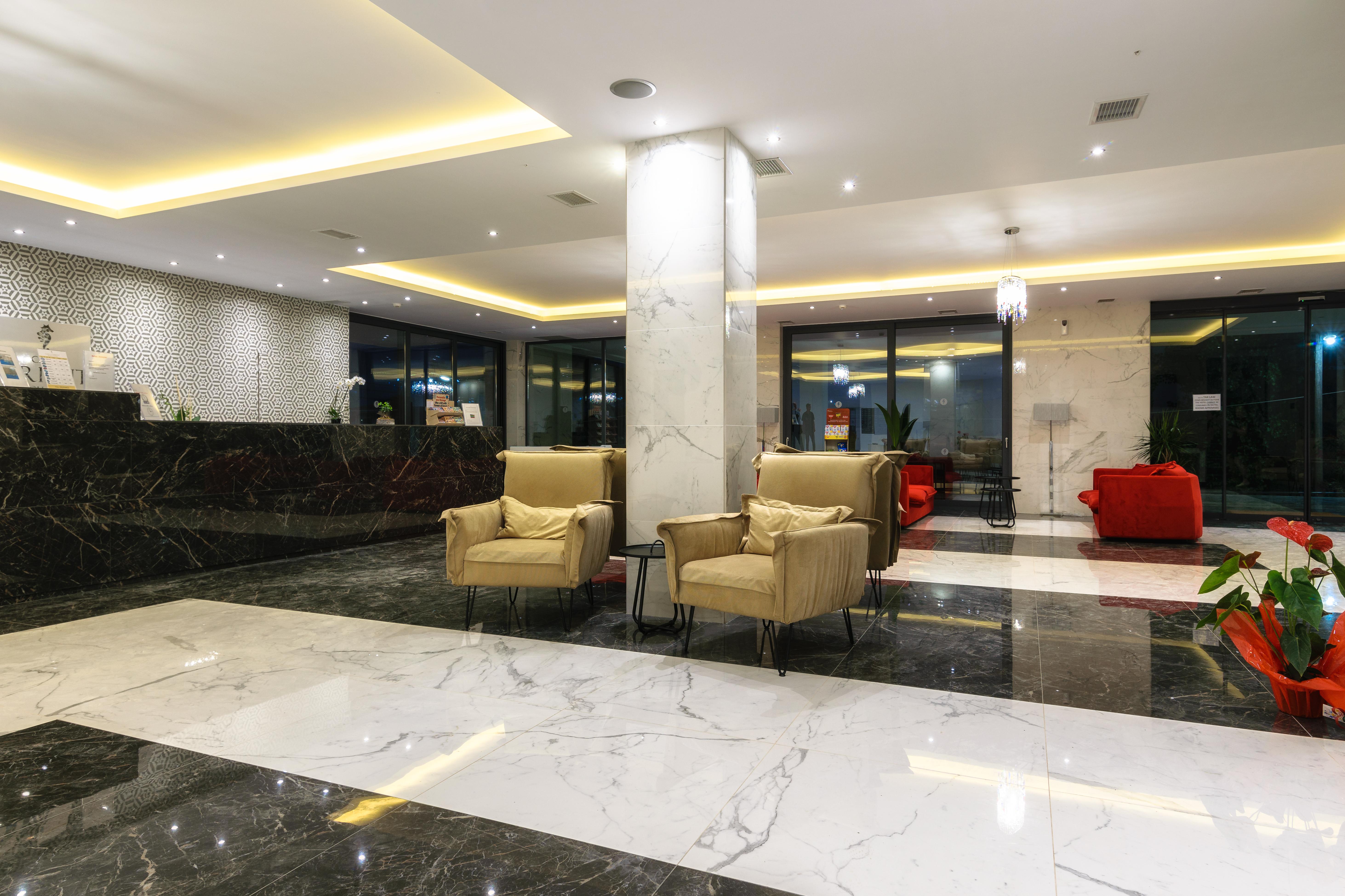 Hotel Cavo Orient & 4*
