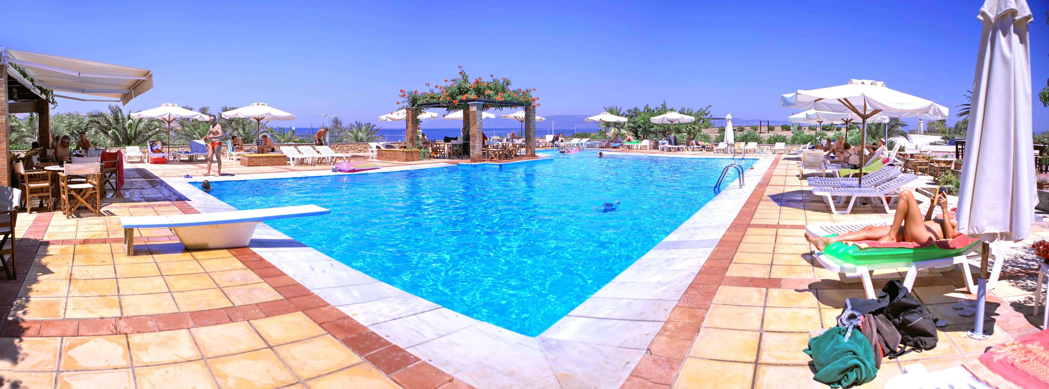 Panselinos Aparthotel 3*