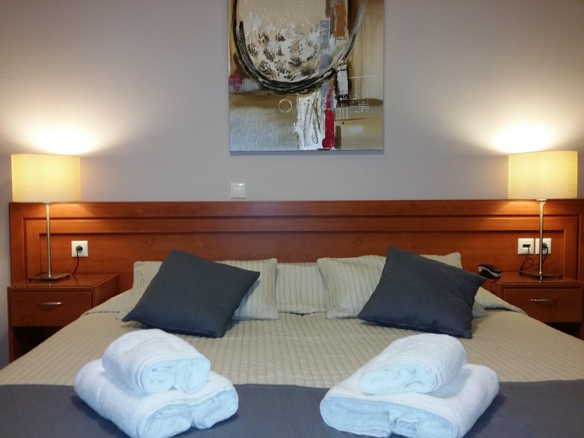 Chryssi Akti, Sure Collection Hotel Batsi (Andros)