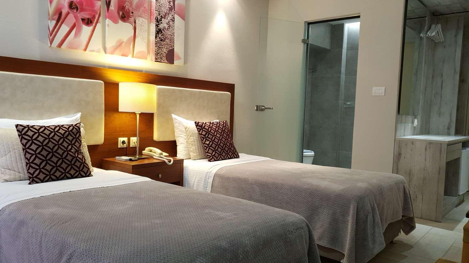 Chryssi Akti, Sure Collection Hotel 3*