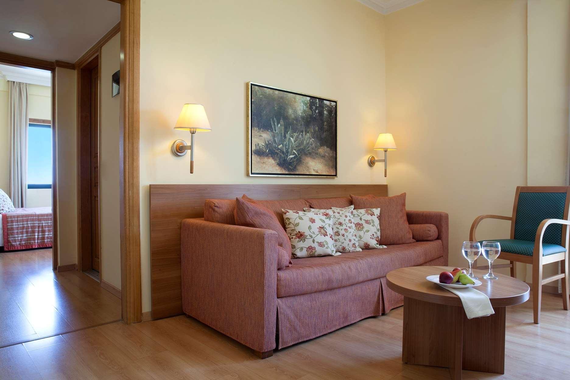 Hotel Ramada By Wyndham , Athens Club Attica Riviera 5*