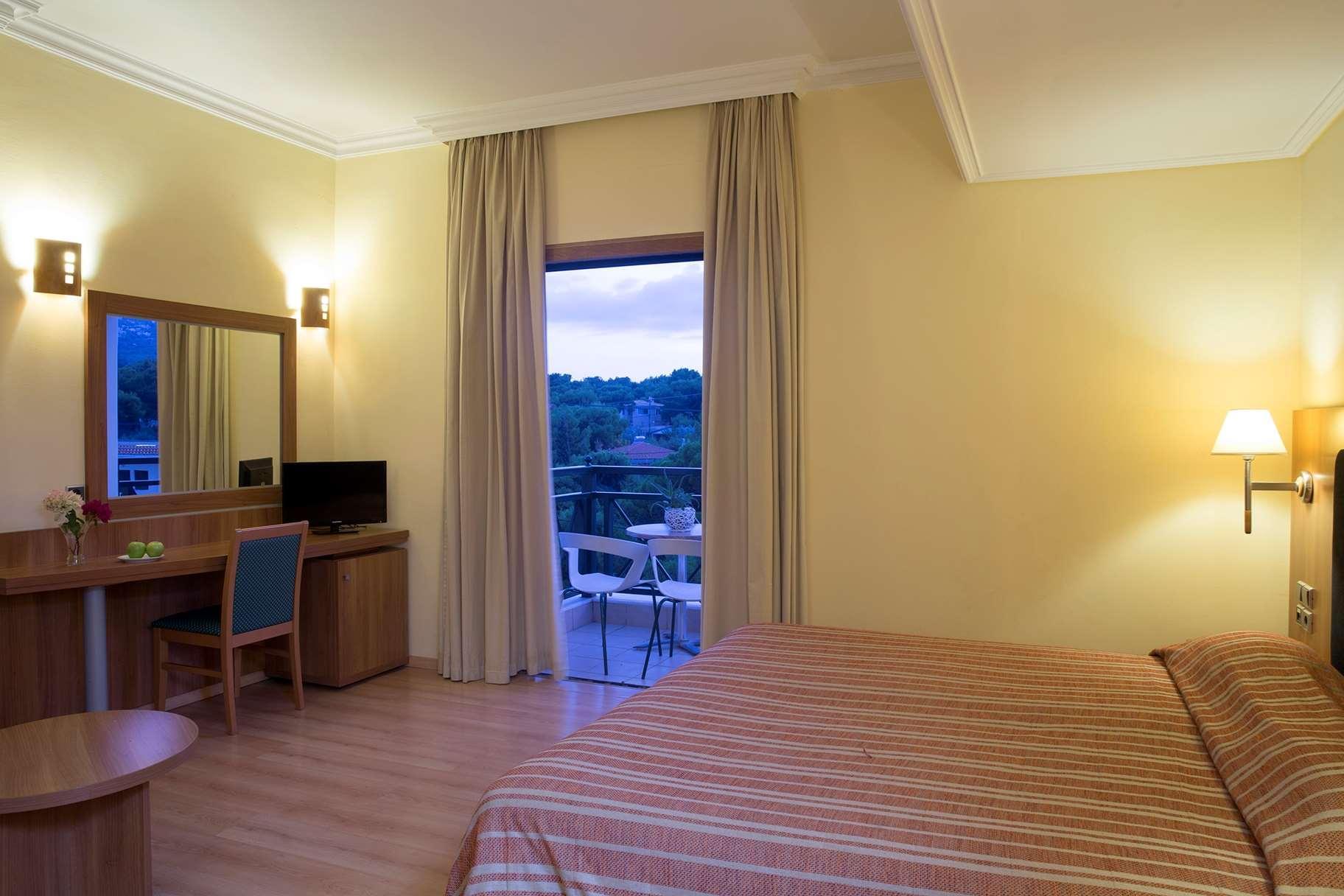 Hotel Ramada By Wyndham , Athens Club Attica Riviera Mati