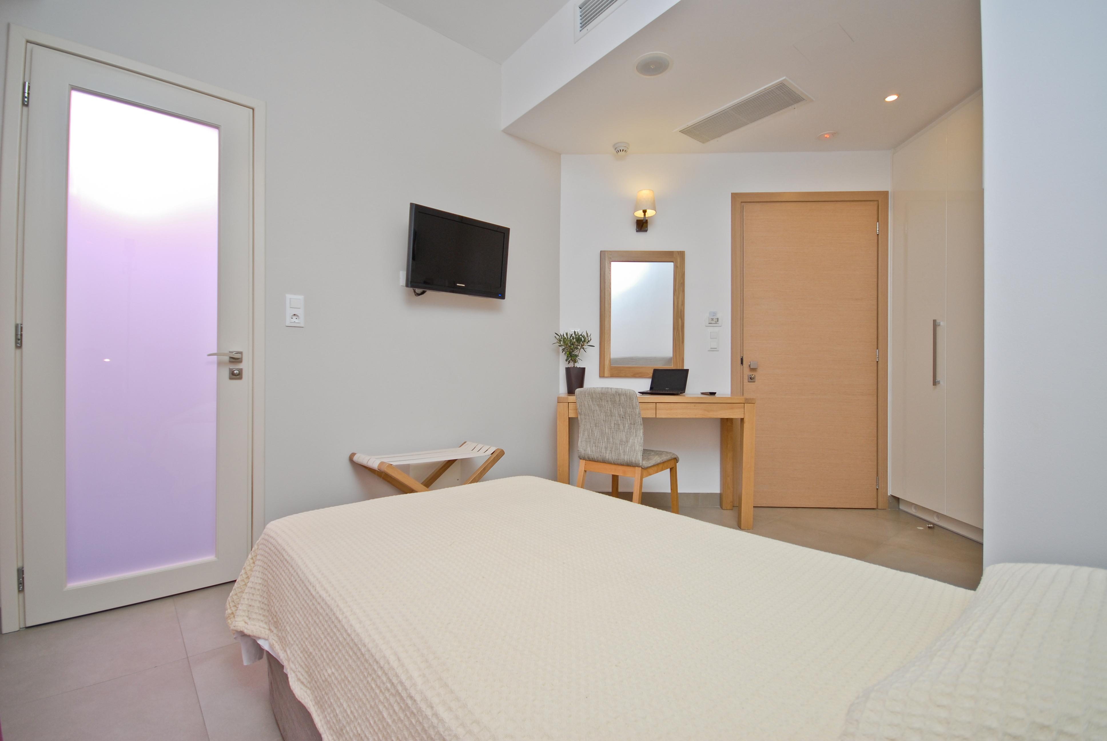 Xenia 3* Naxos City