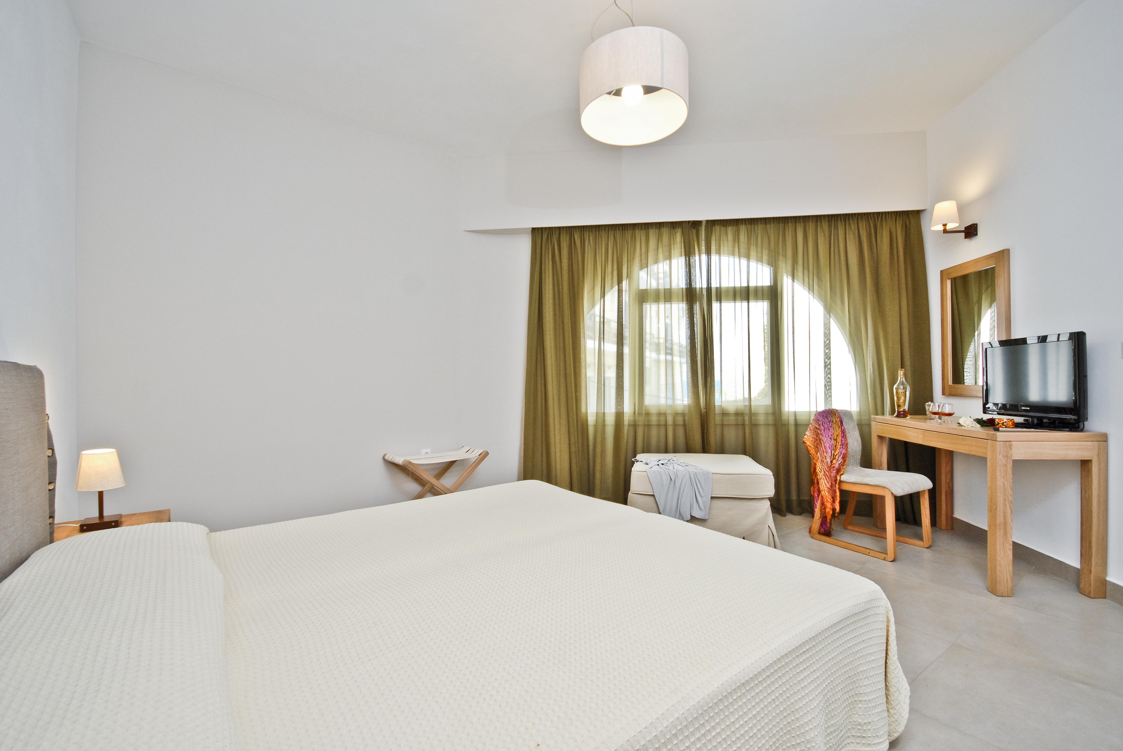 Xenia Hotel 3*