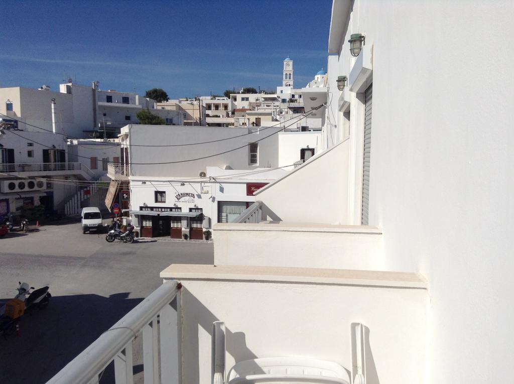 Meltemi Adamantas (Milos)