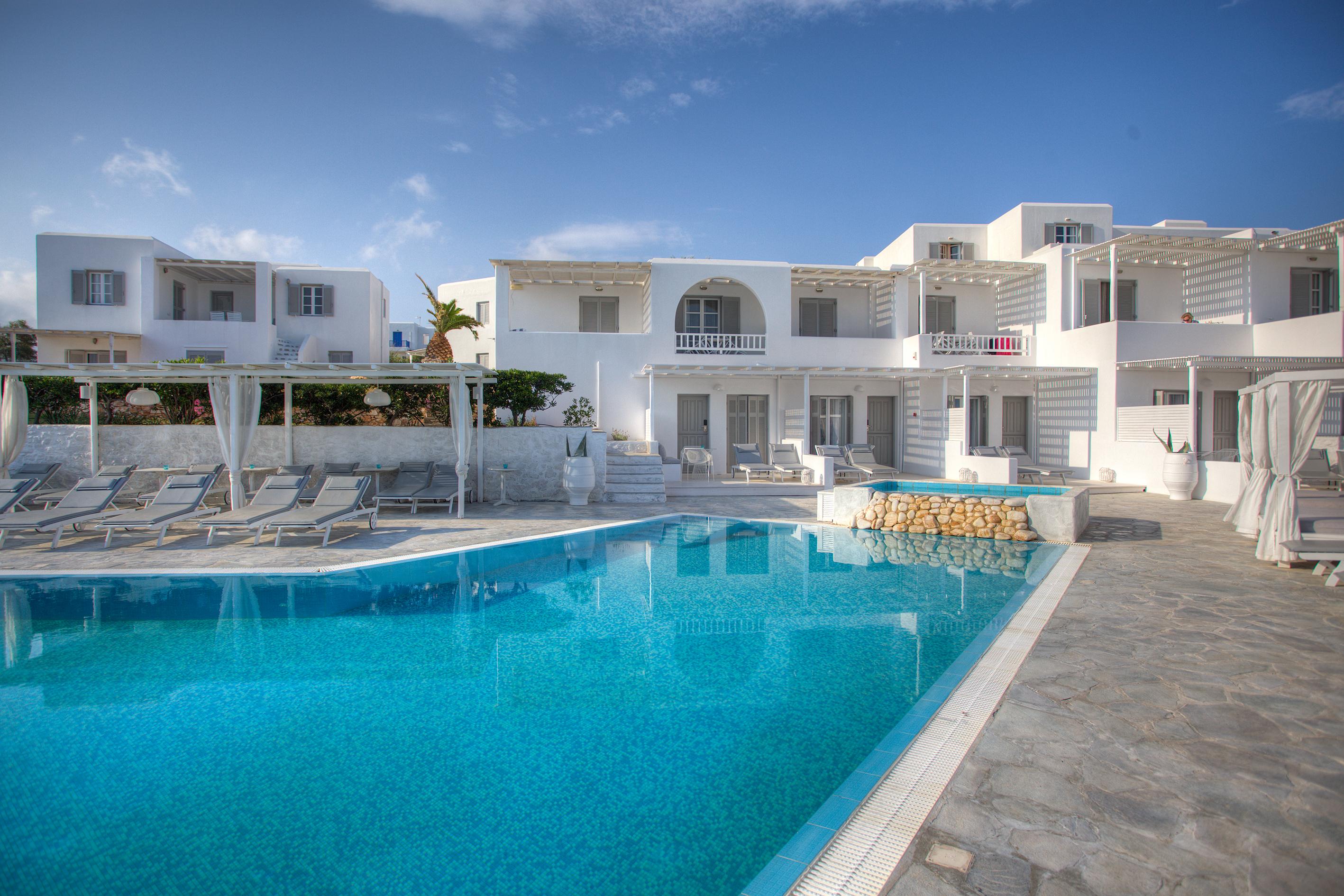 Andronis Minois Hotel Parasporos