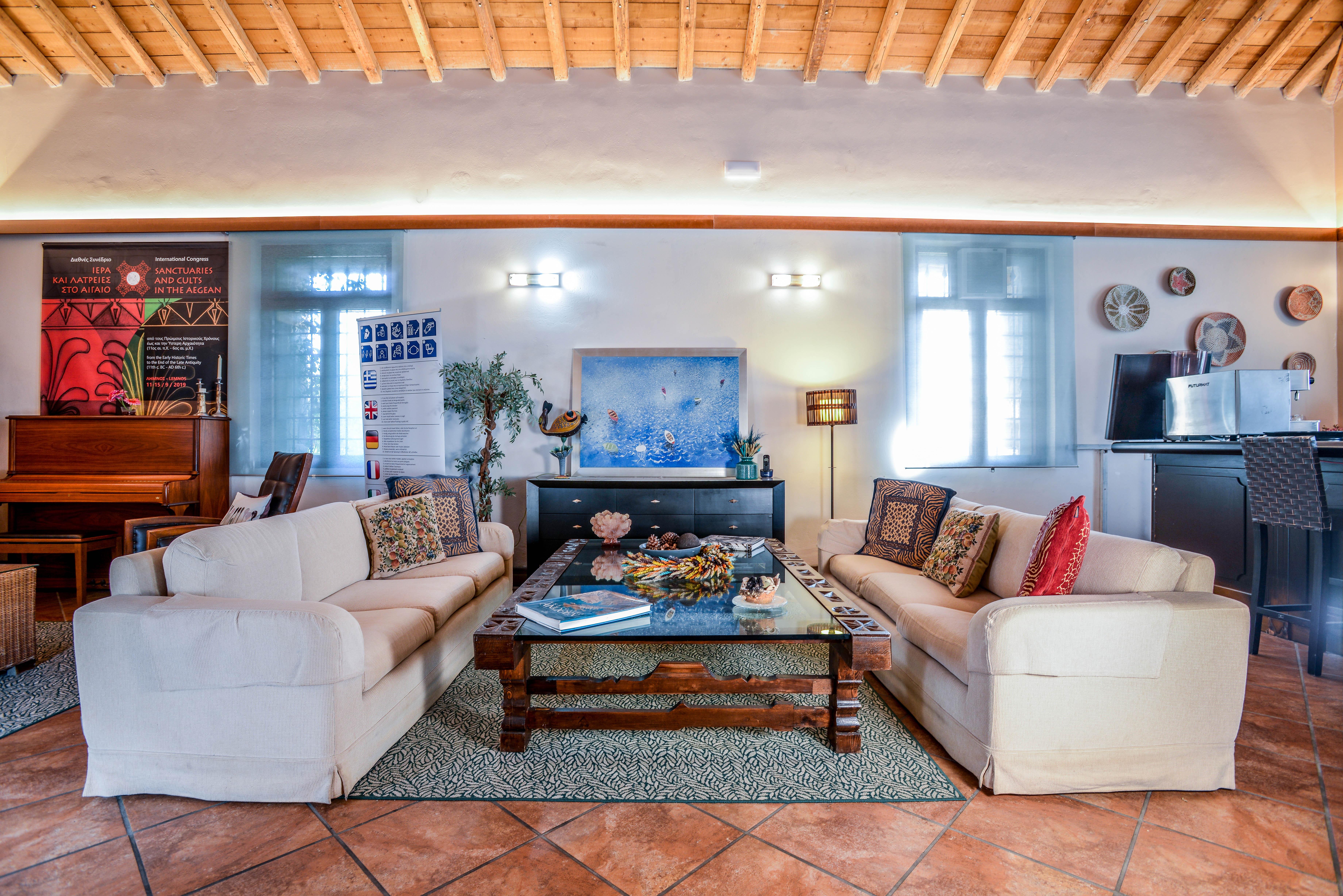 Village Boutique Varos