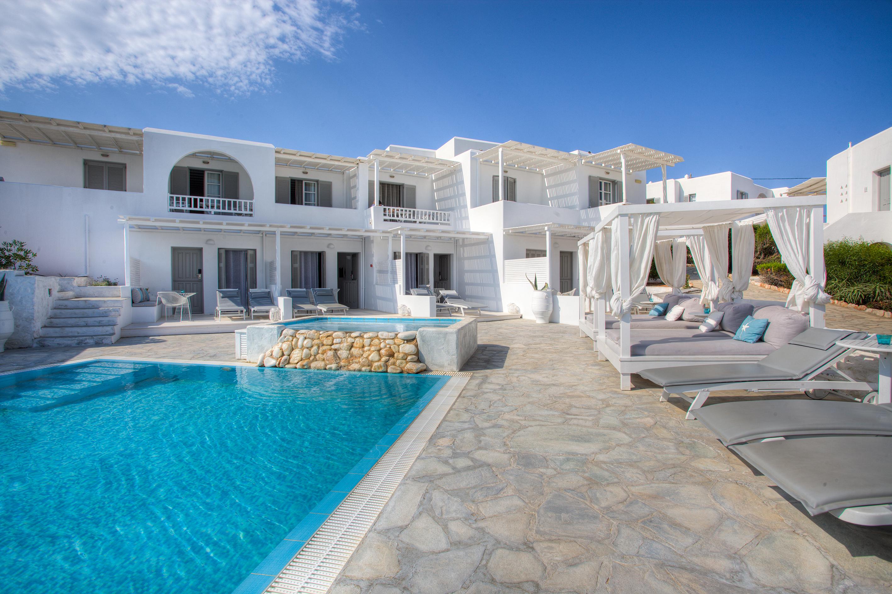 Hotel Andronis Minois