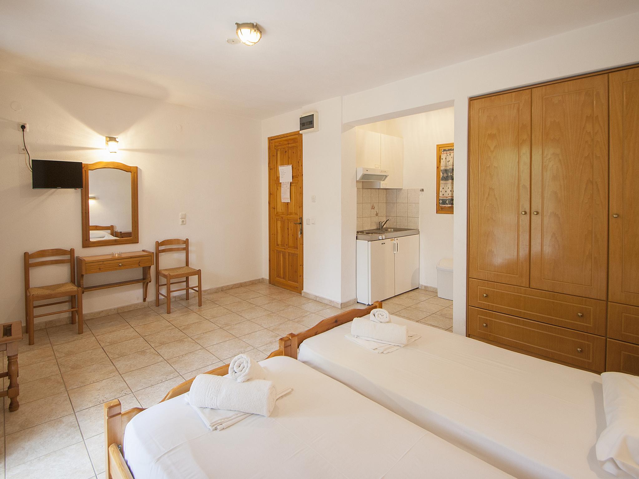 Laura Skiathos Guest house 2*