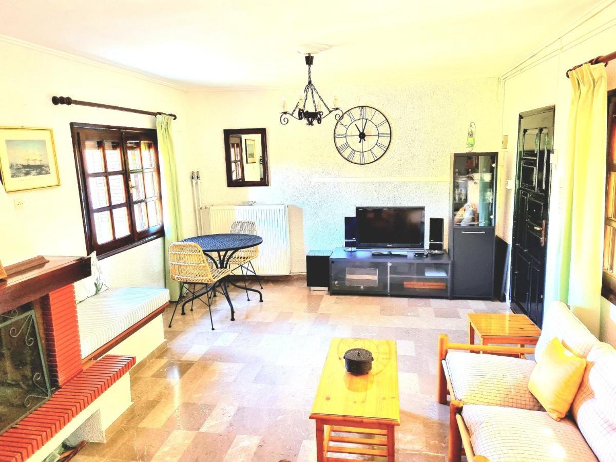 Spacious Farmhouse With Big Yard And Fireplace Evangelistria (Corinthia)
