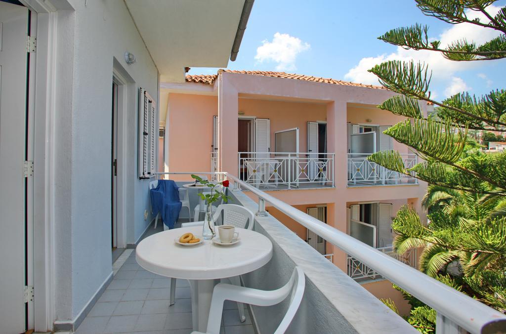 Dolphin Hotel 2*