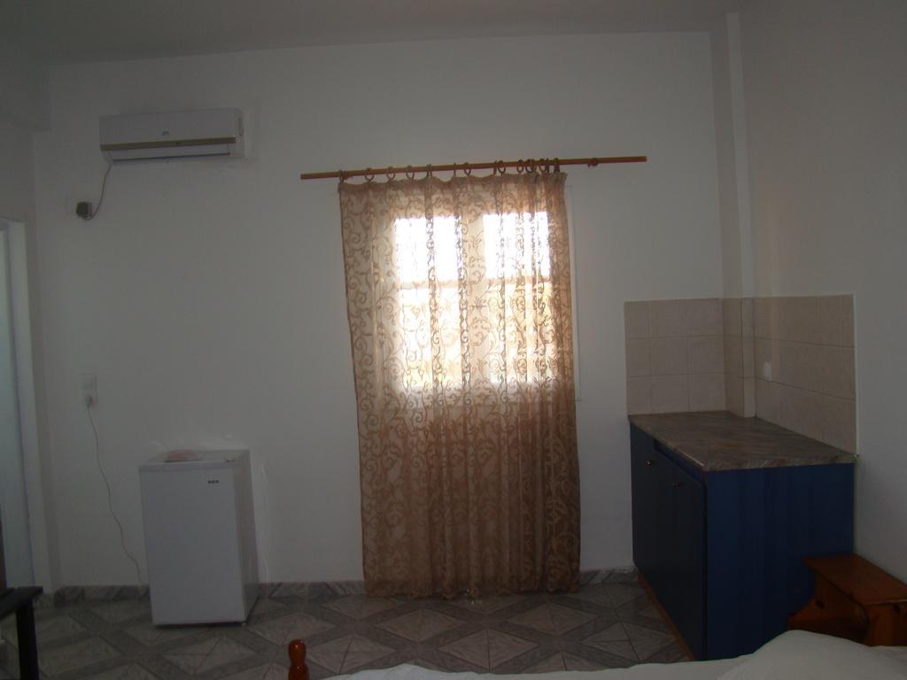 Valentino Apartment Perissa (Santorini)