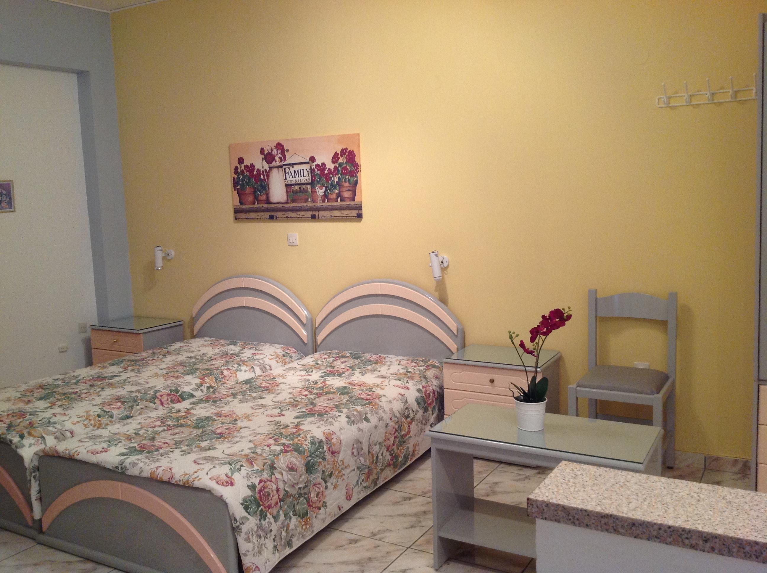 Travlos Aparthotel