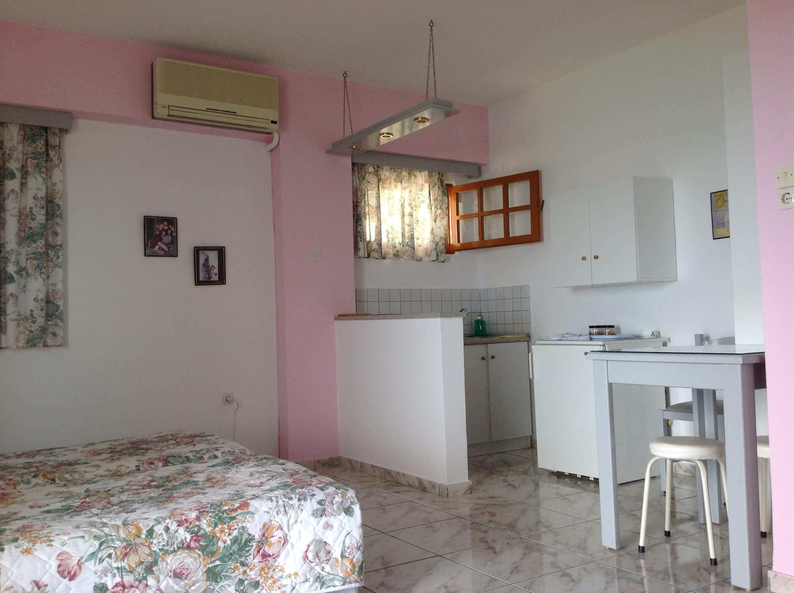 Aparthotel Travlos