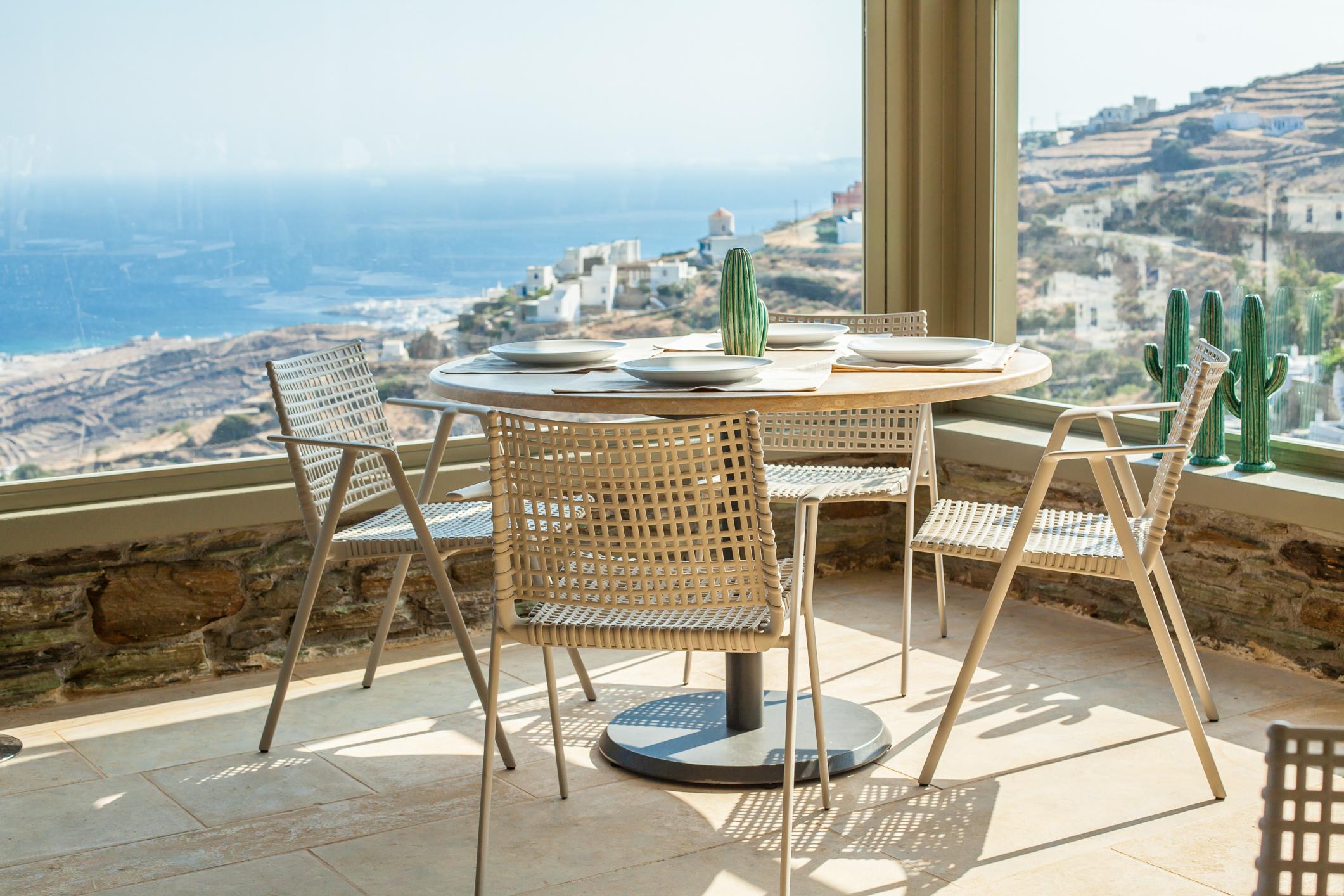 Hotel Aeolis 4*
