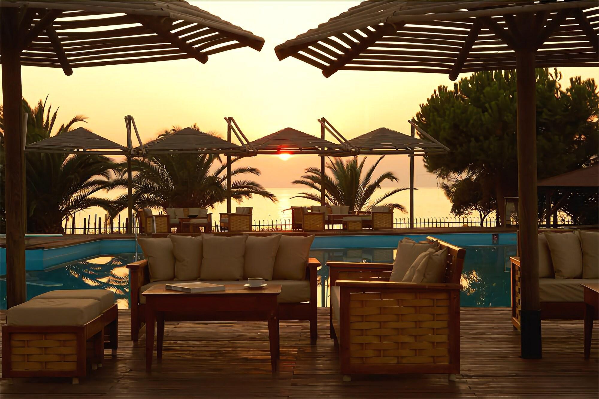 Hotel Kamari 3*