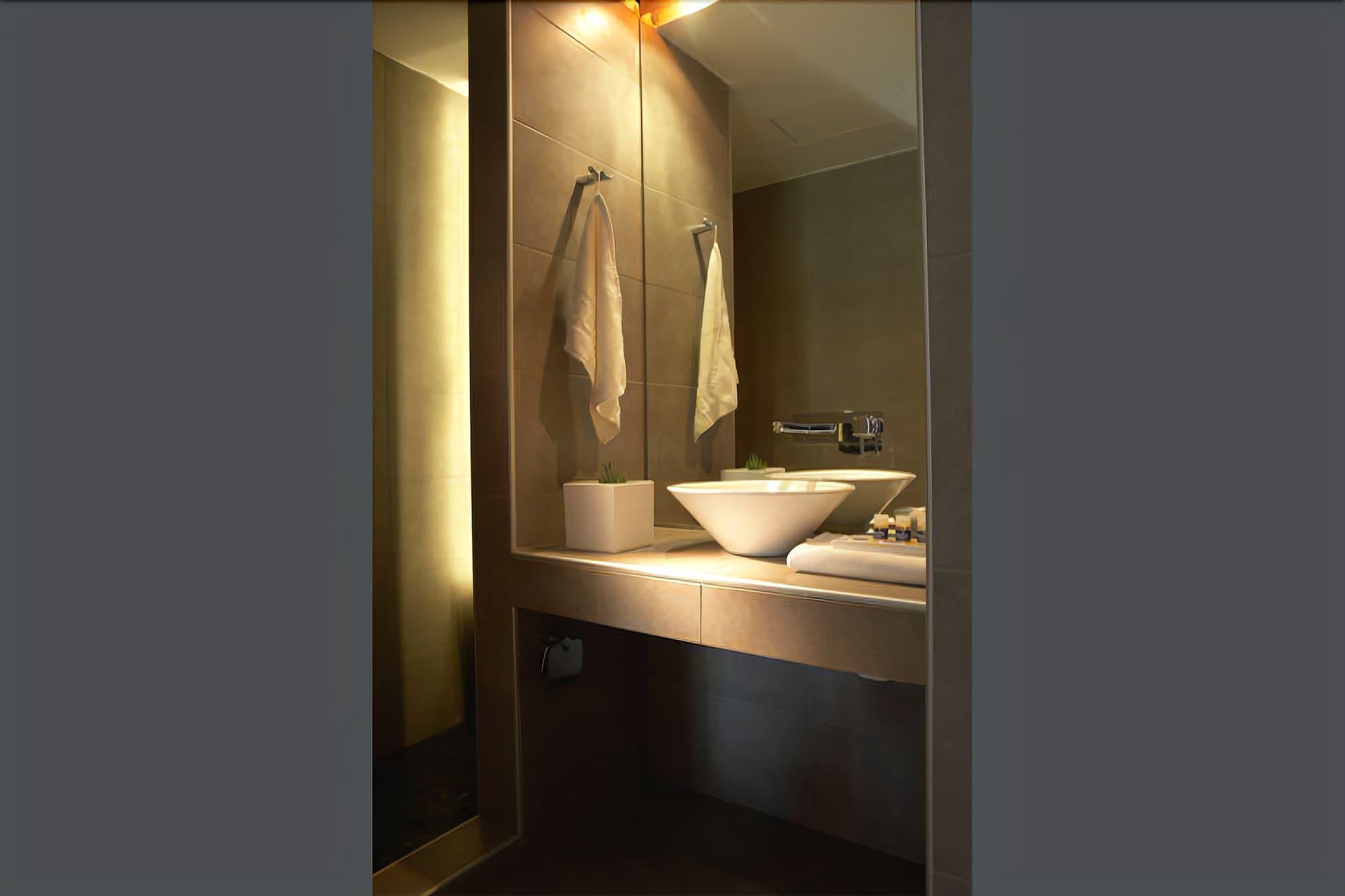 Kamari Hotel 3*