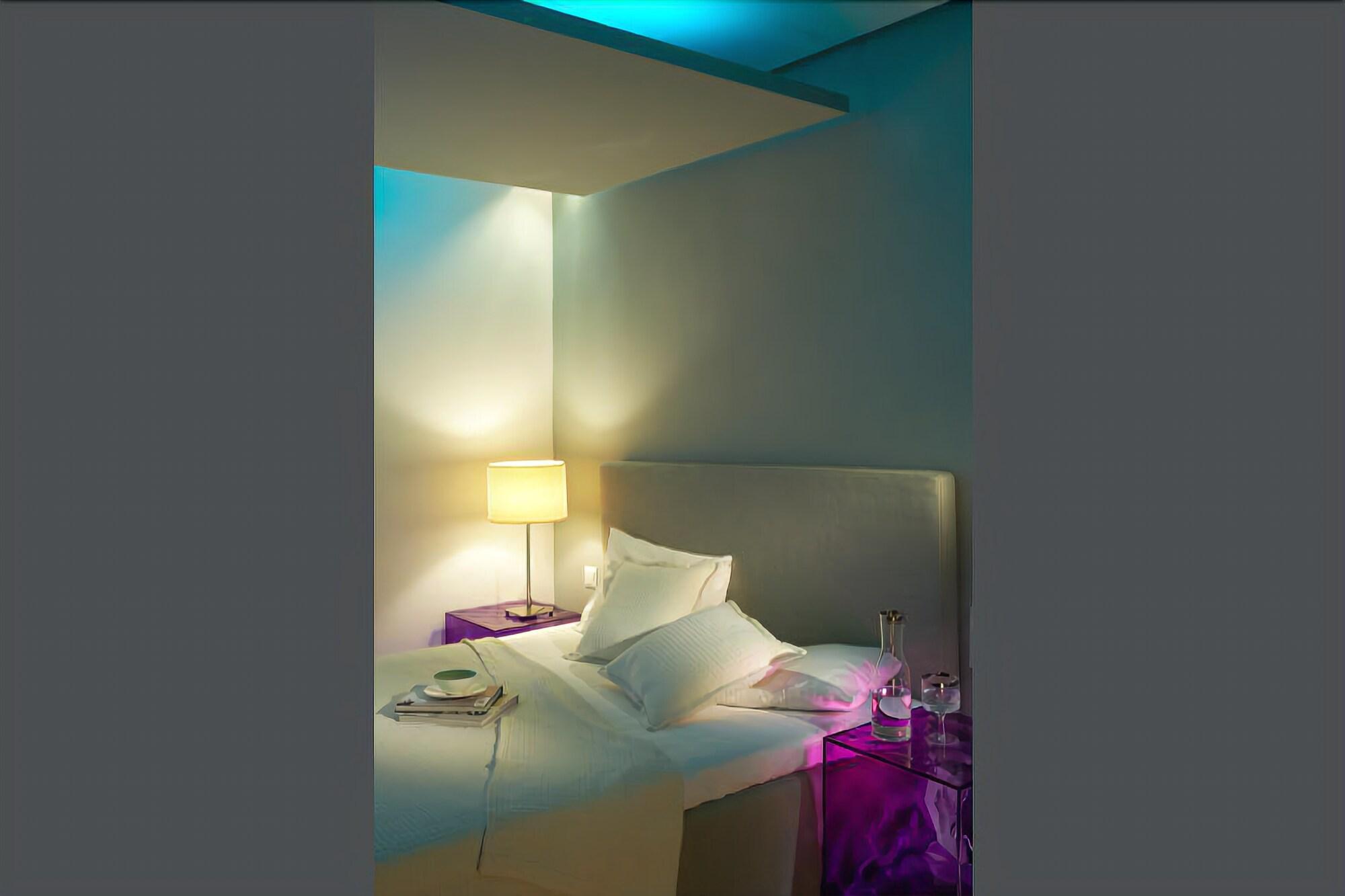 Kamari Hotel Potos