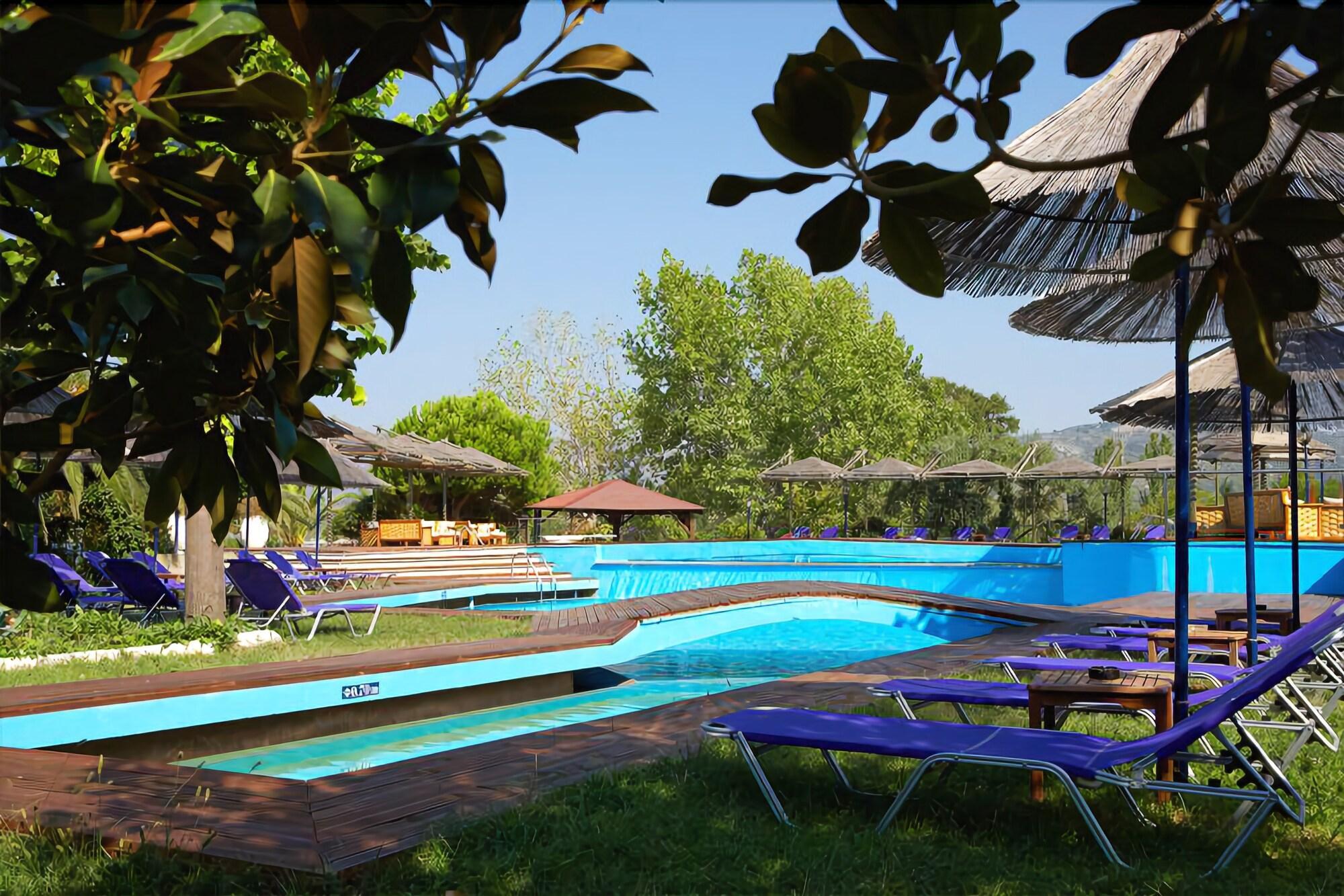 Kamari Hotel 3*