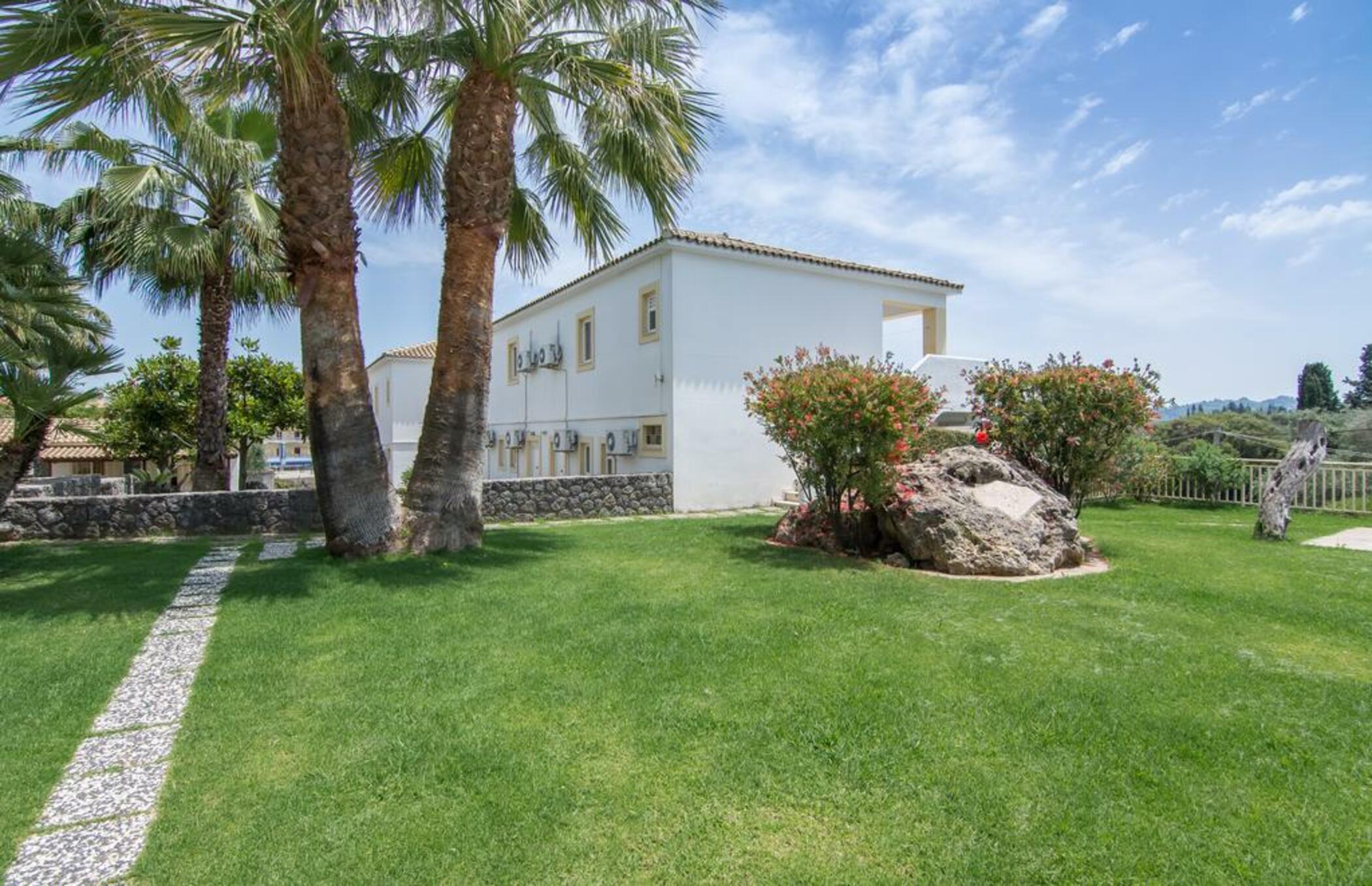 Asteraki Aparthotel