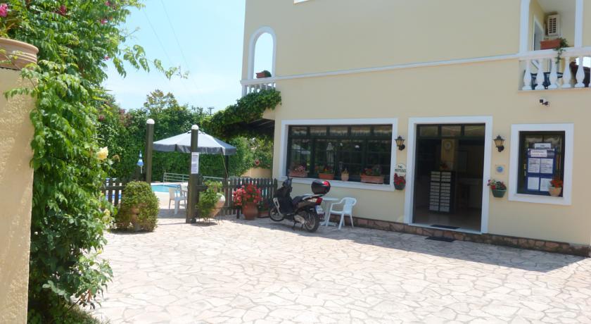 The Mayflower & Aparthotel 2*