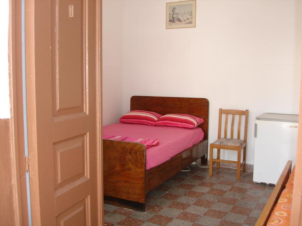 Elena * Lindos (Rhodes)