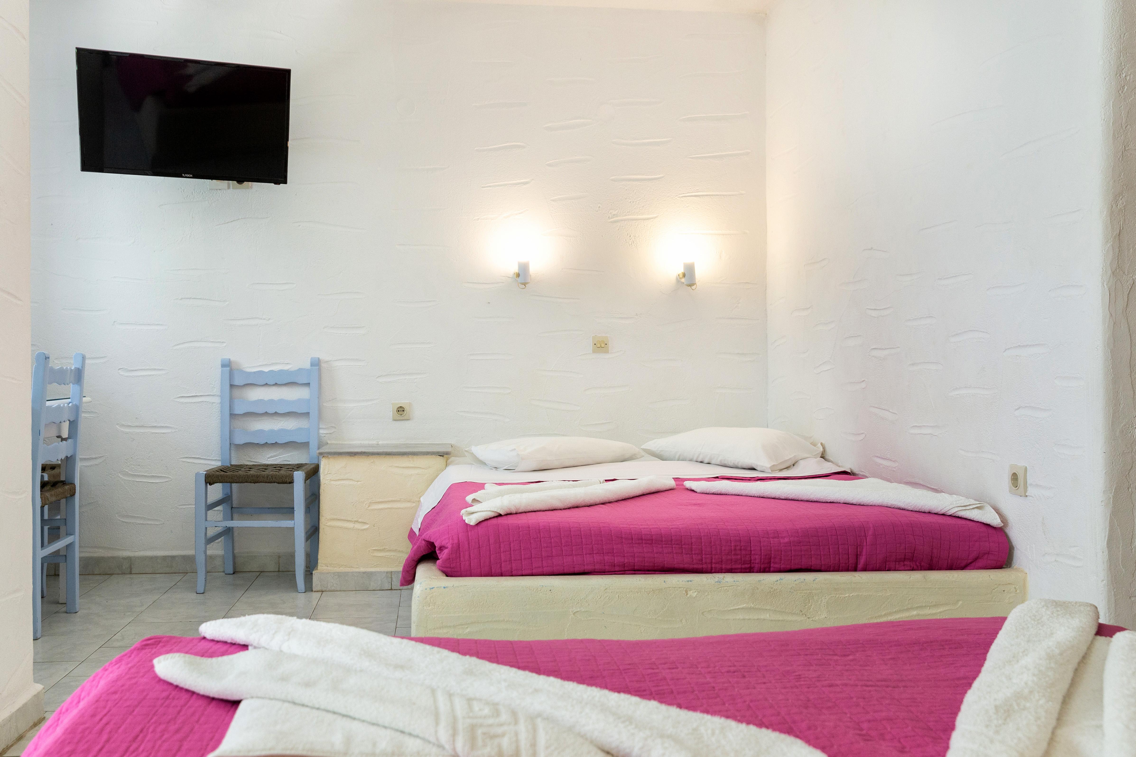 Stratos & Aparthotel 3*